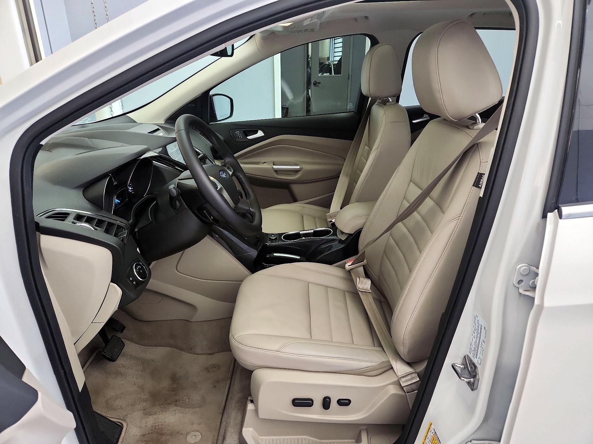 Thumbnail: 2016 Ford Escape - 11