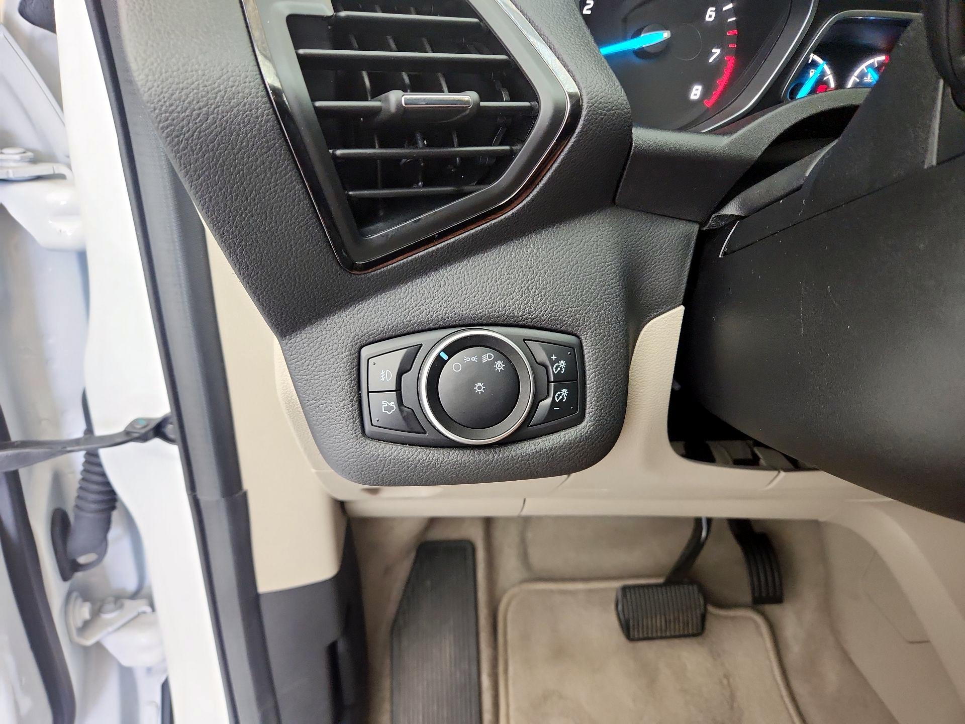 Thumbnail: 2016 Ford Escape - 13