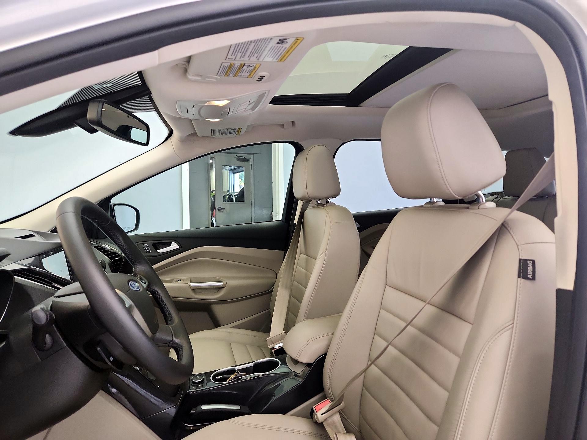 Thumbnail: 2016 Ford Escape - 19