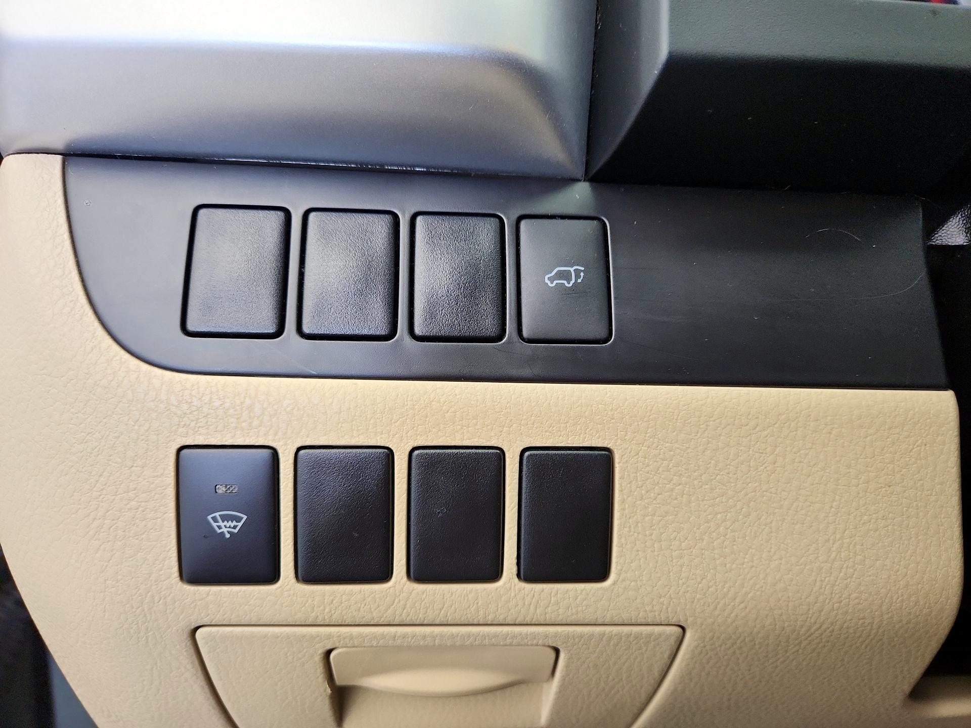 Thumbnail: 2016 Toyota Highlander - 13