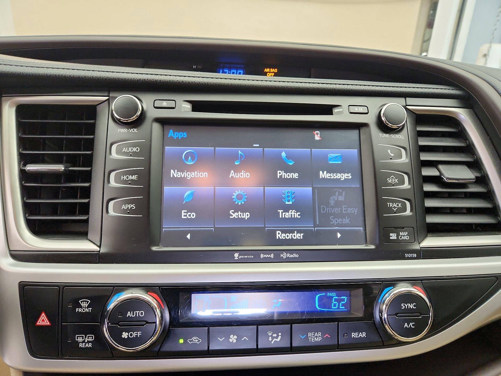 Thumbnail: 2016 Toyota Highlander - 16