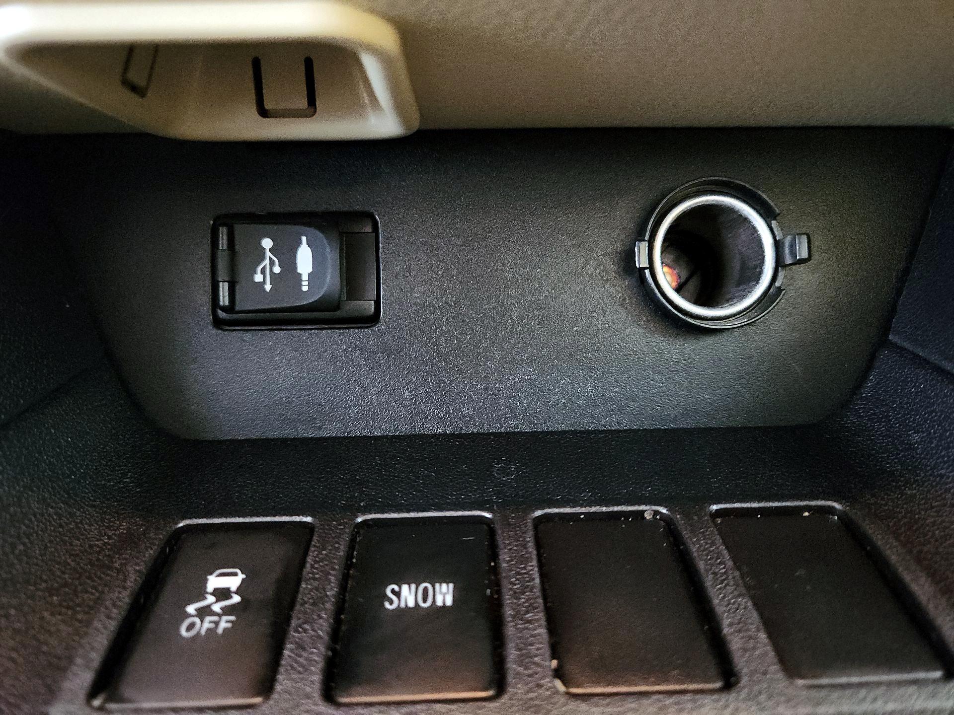 Thumbnail: 2016 Toyota Highlander - 19