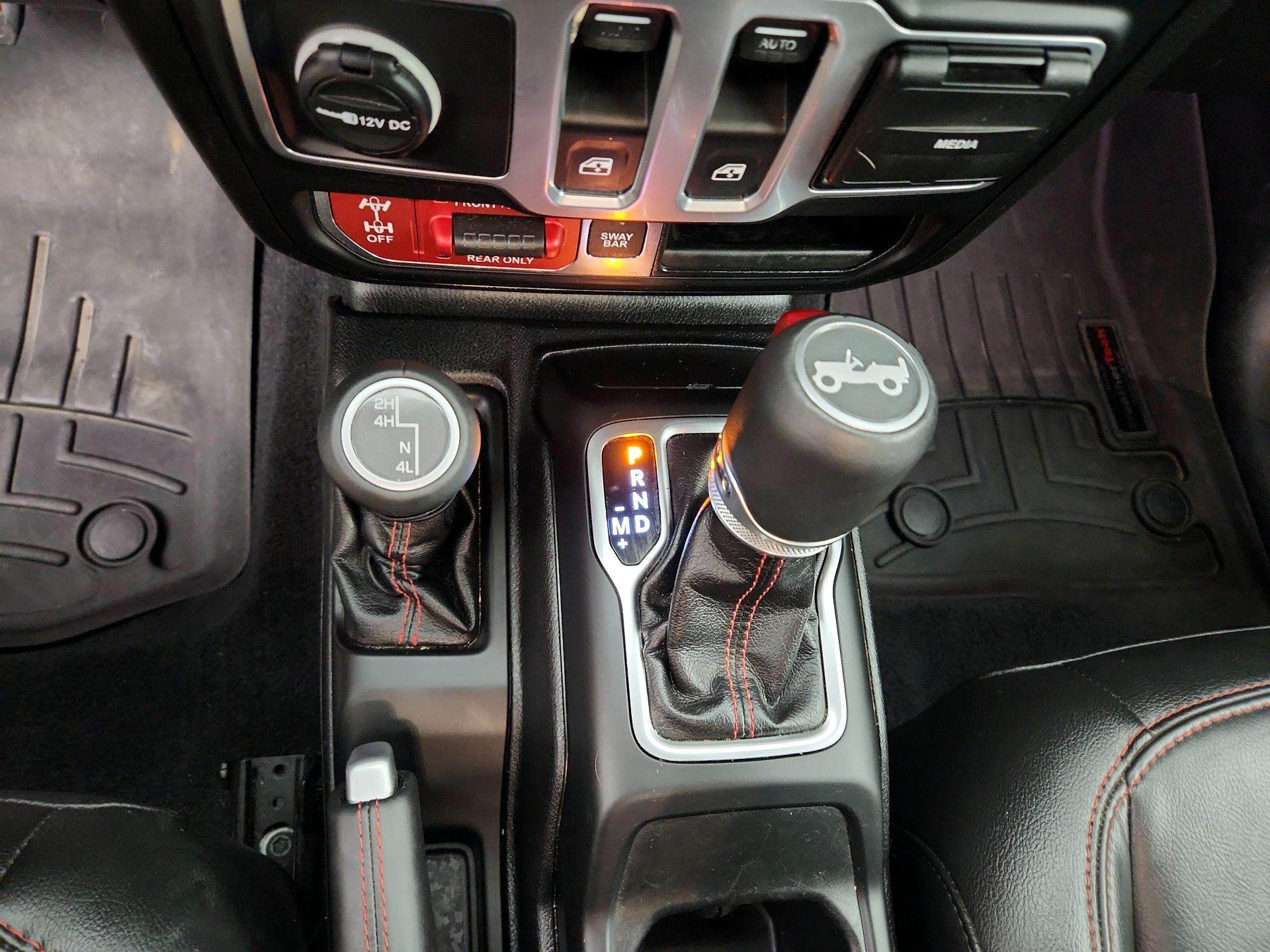 Thumbnail: 2019 Jeep Wrangler - 18