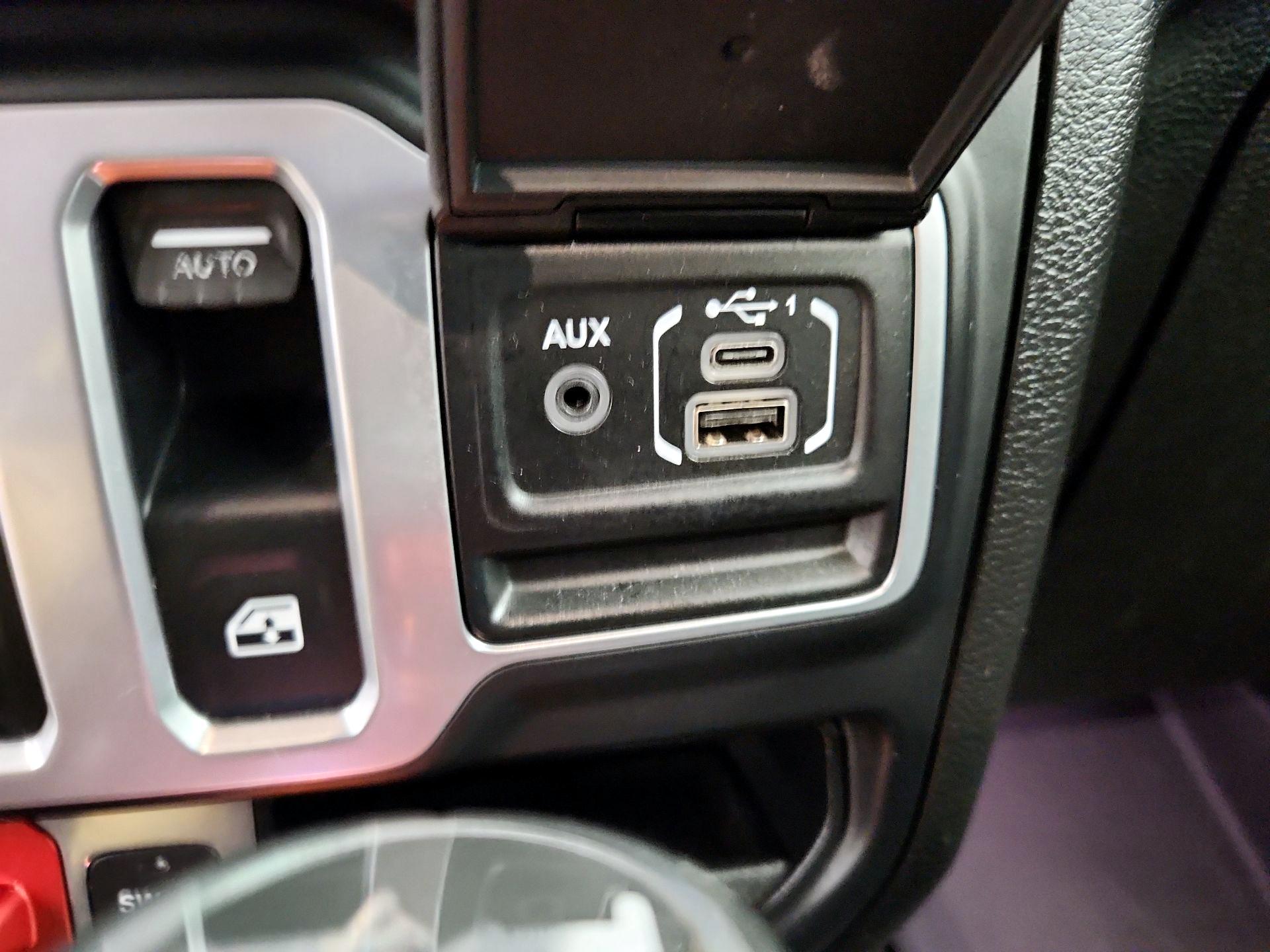 Thumbnail: 2019 Jeep Wrangler - 19