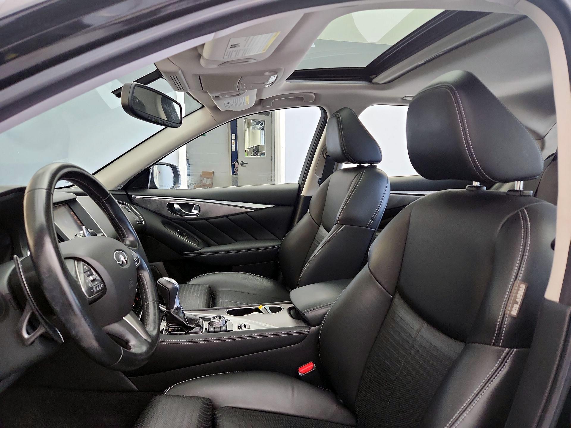 Thumbnail: 2015 INFINITI Q50 - 19