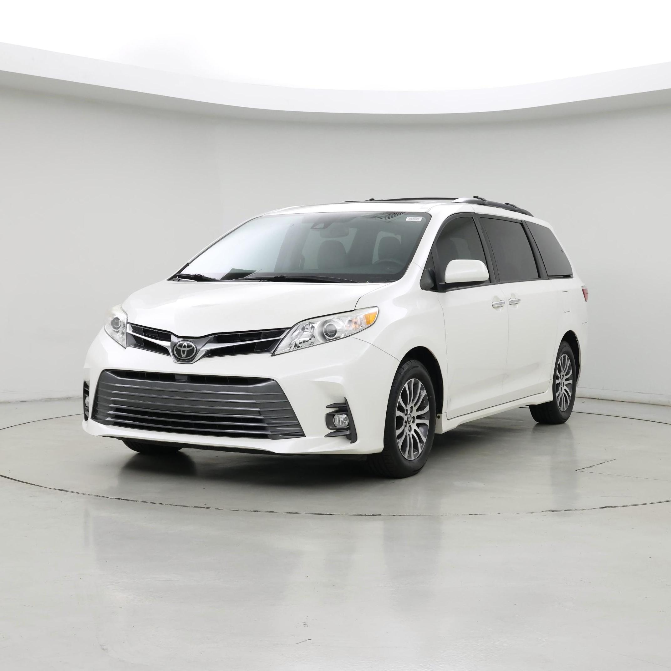 Thumbnail: 2018 Toyota Sienna - 4