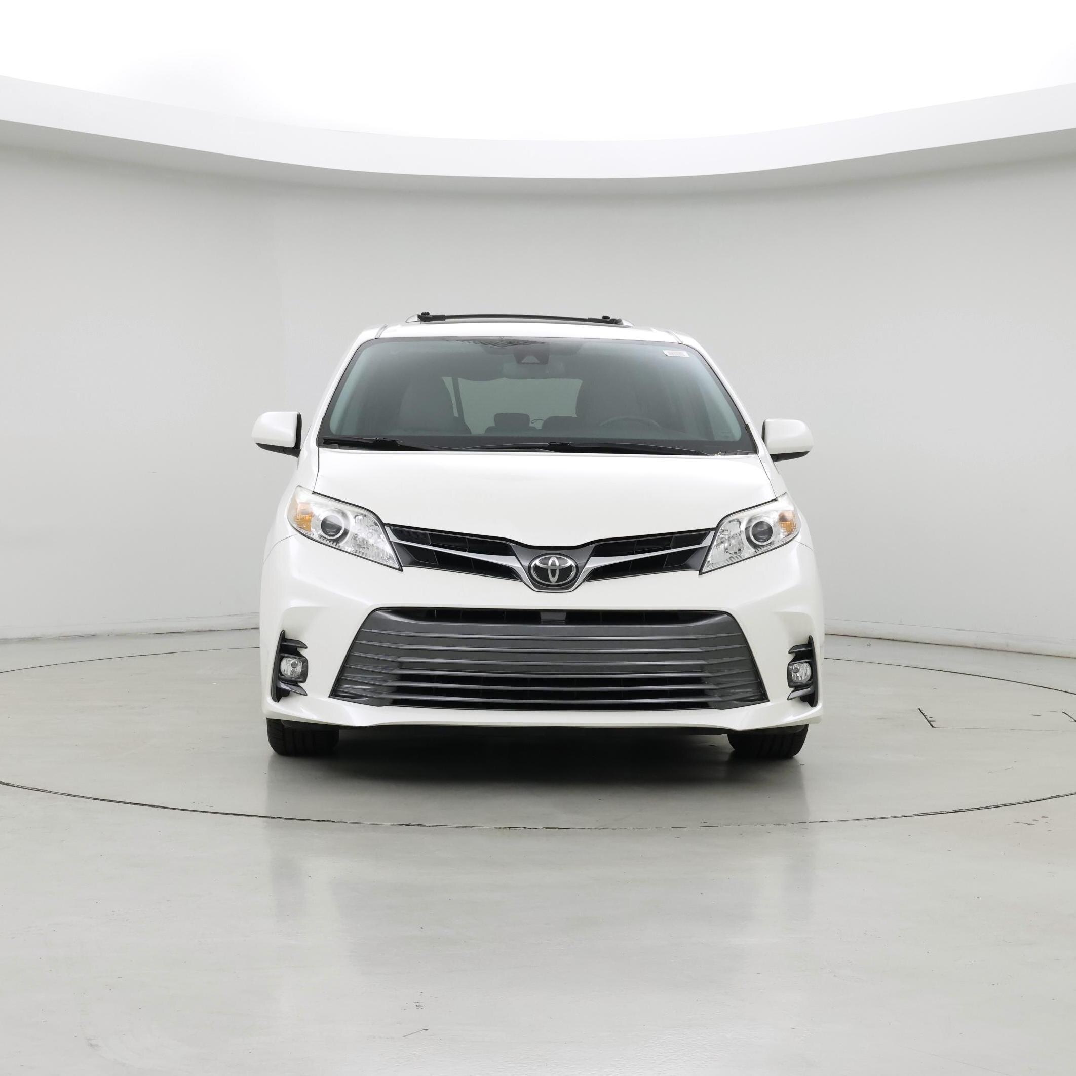 Thumbnail: 2018 Toyota Sienna - 5