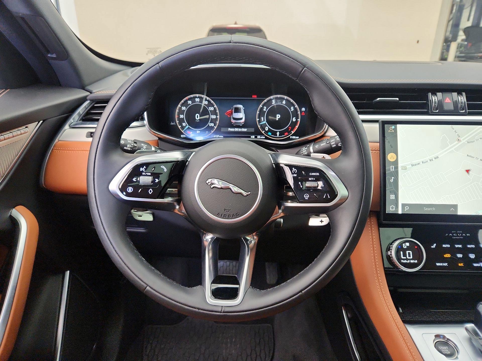 Thumbnail: 2025 Jaguar F-Pace - 10
