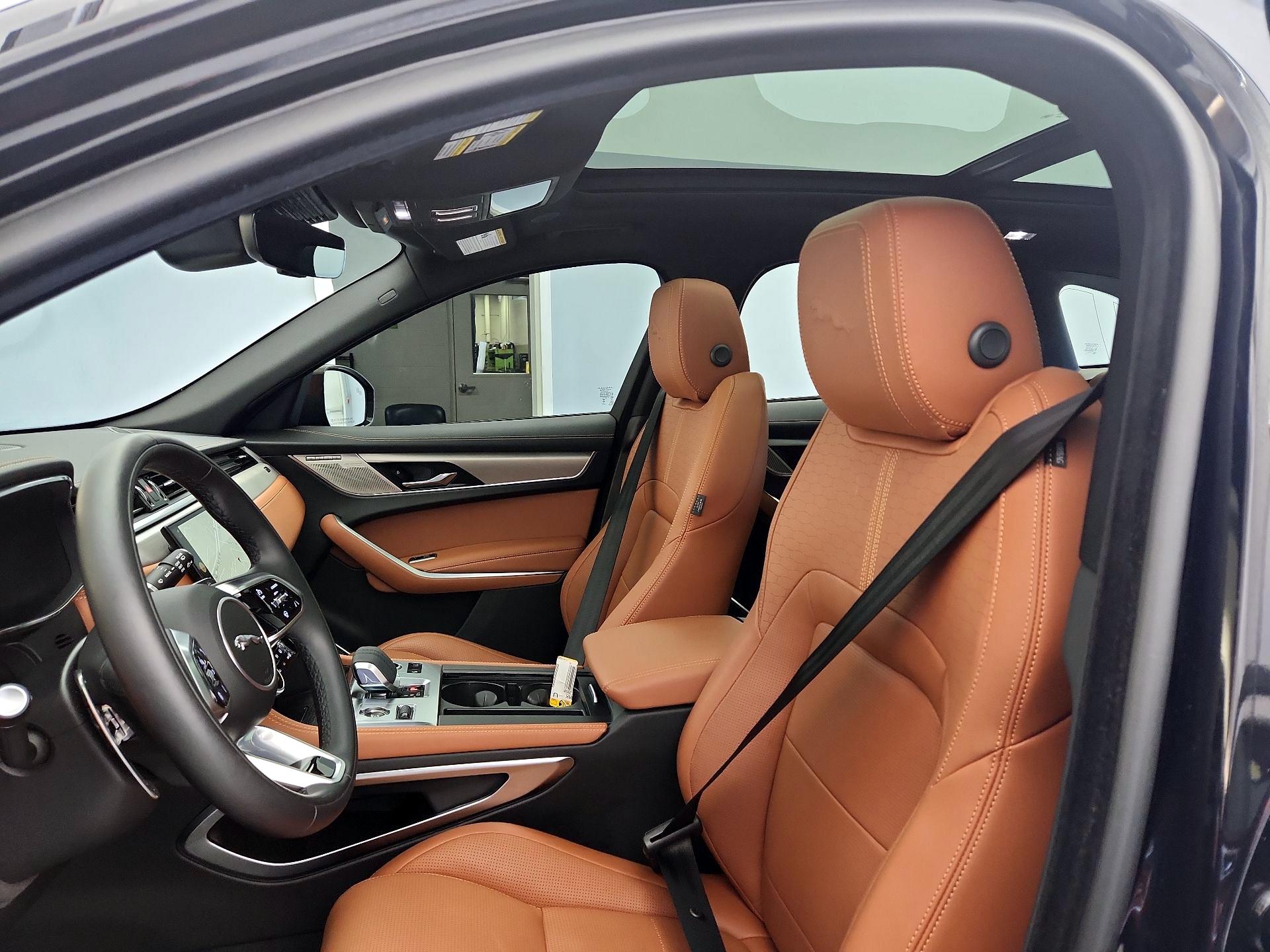 Thumbnail: 2025 Jaguar F-Pace - 19