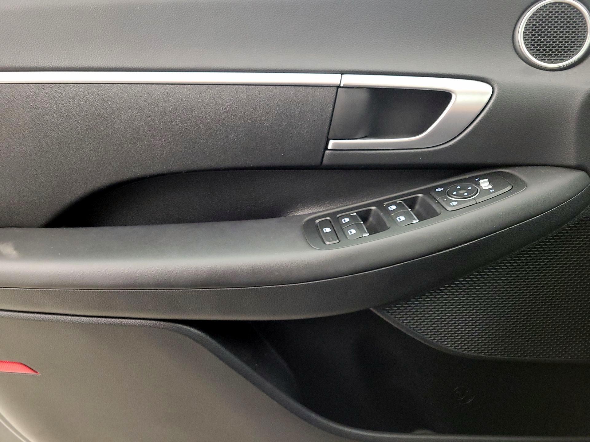 Thumbnail: 2022 Hyundai Sonata - 12