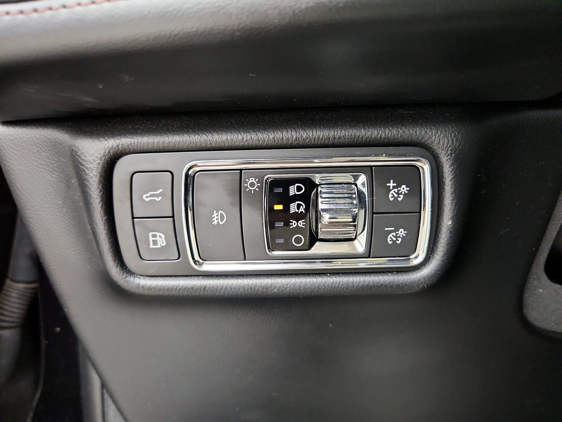 Thumbnail: 2021 Lincoln Aviator - 13