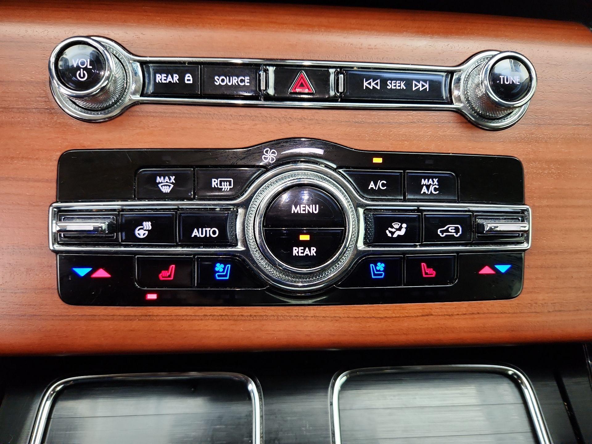 Thumbnail: 2021 Lincoln Aviator - 17