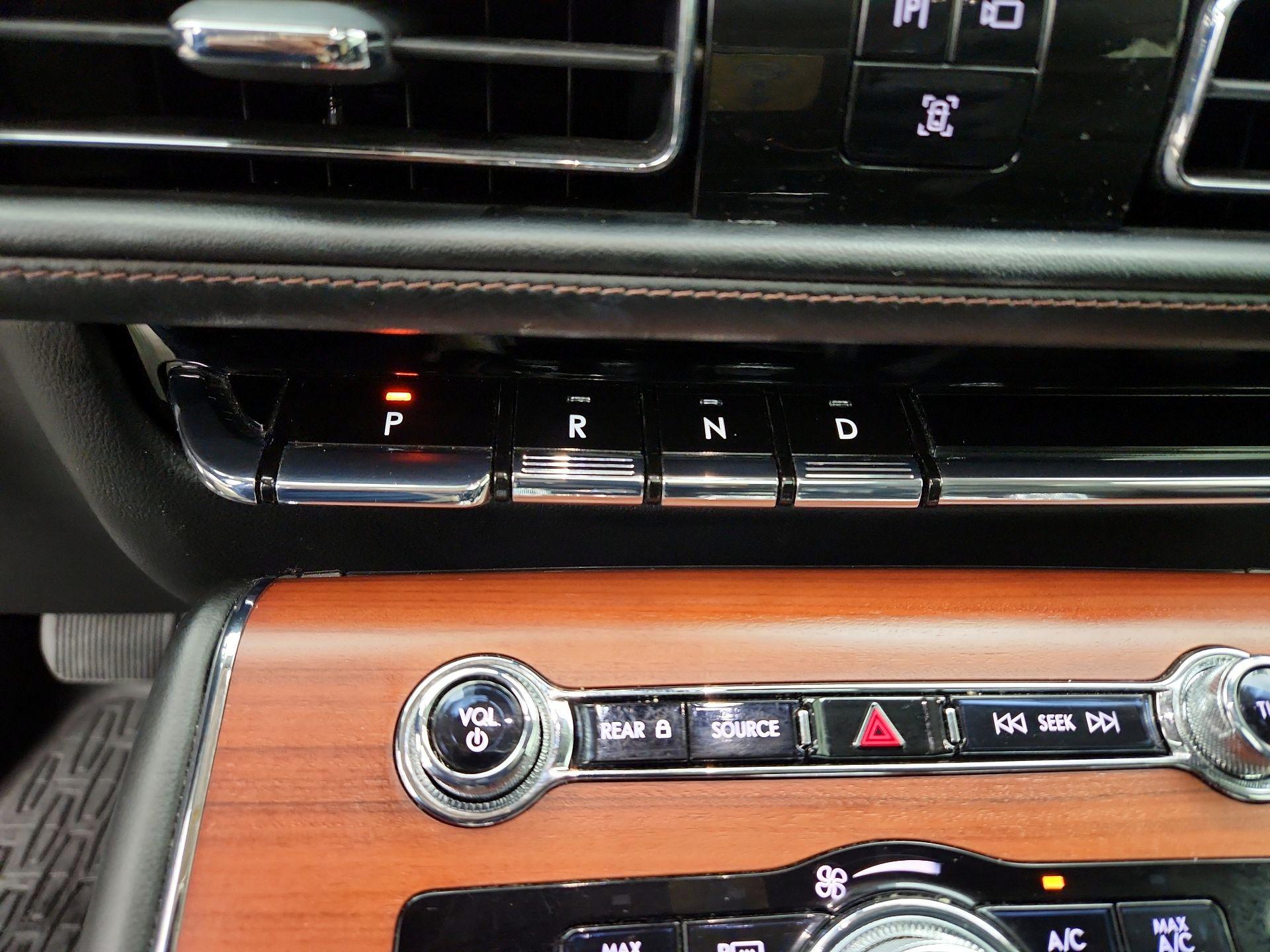 Thumbnail: 2021 Lincoln Aviator - 18