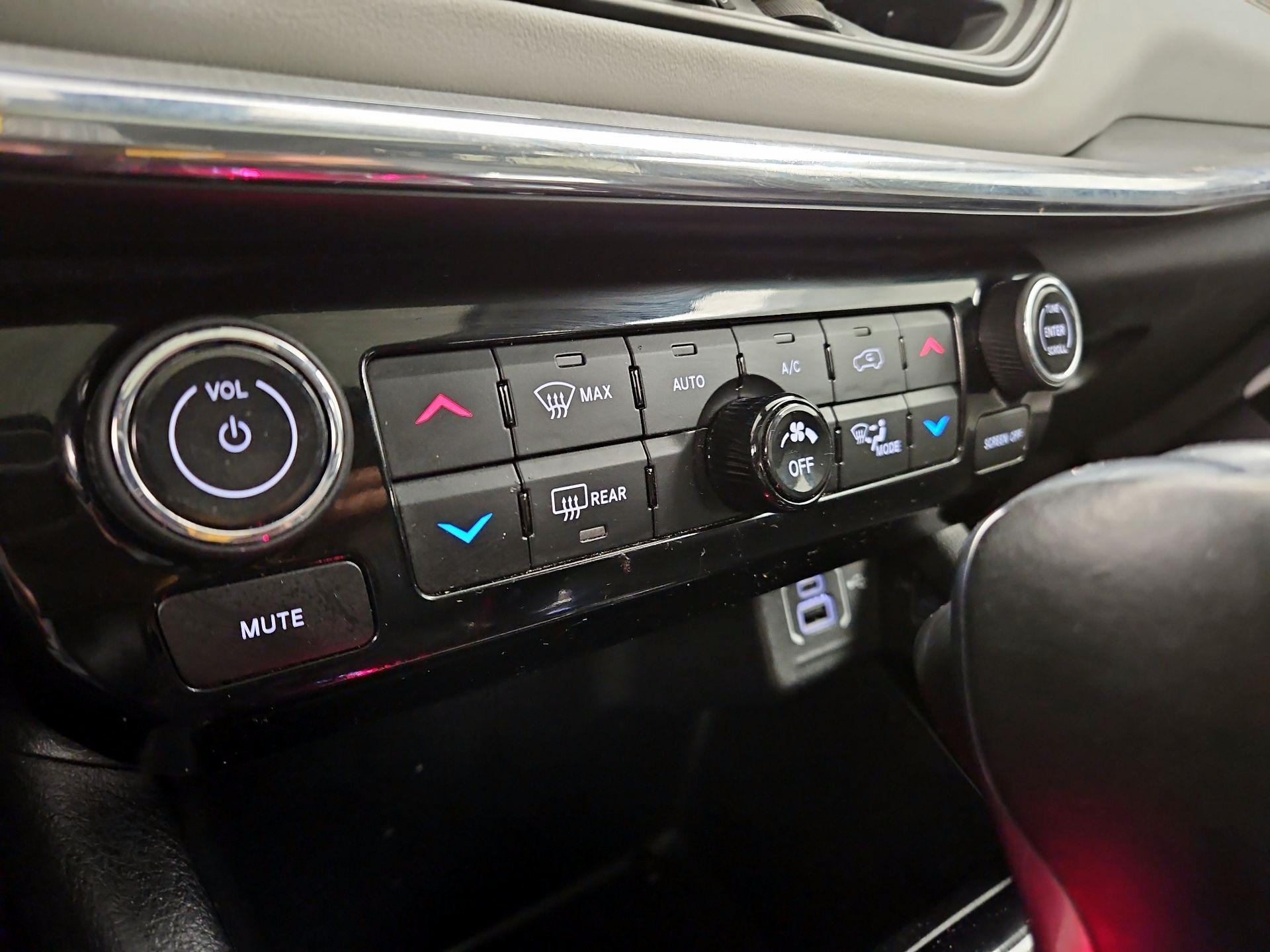 Thumbnail: 2022 Jeep Compass - 17