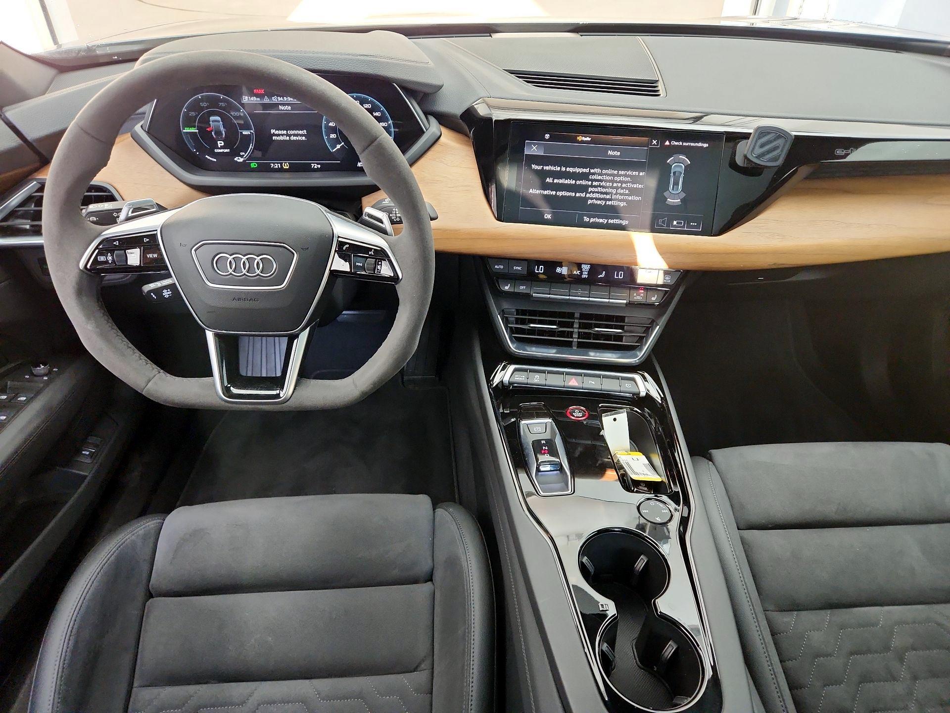 Thumbnail: 2022 Audi e-tron GT - 9
