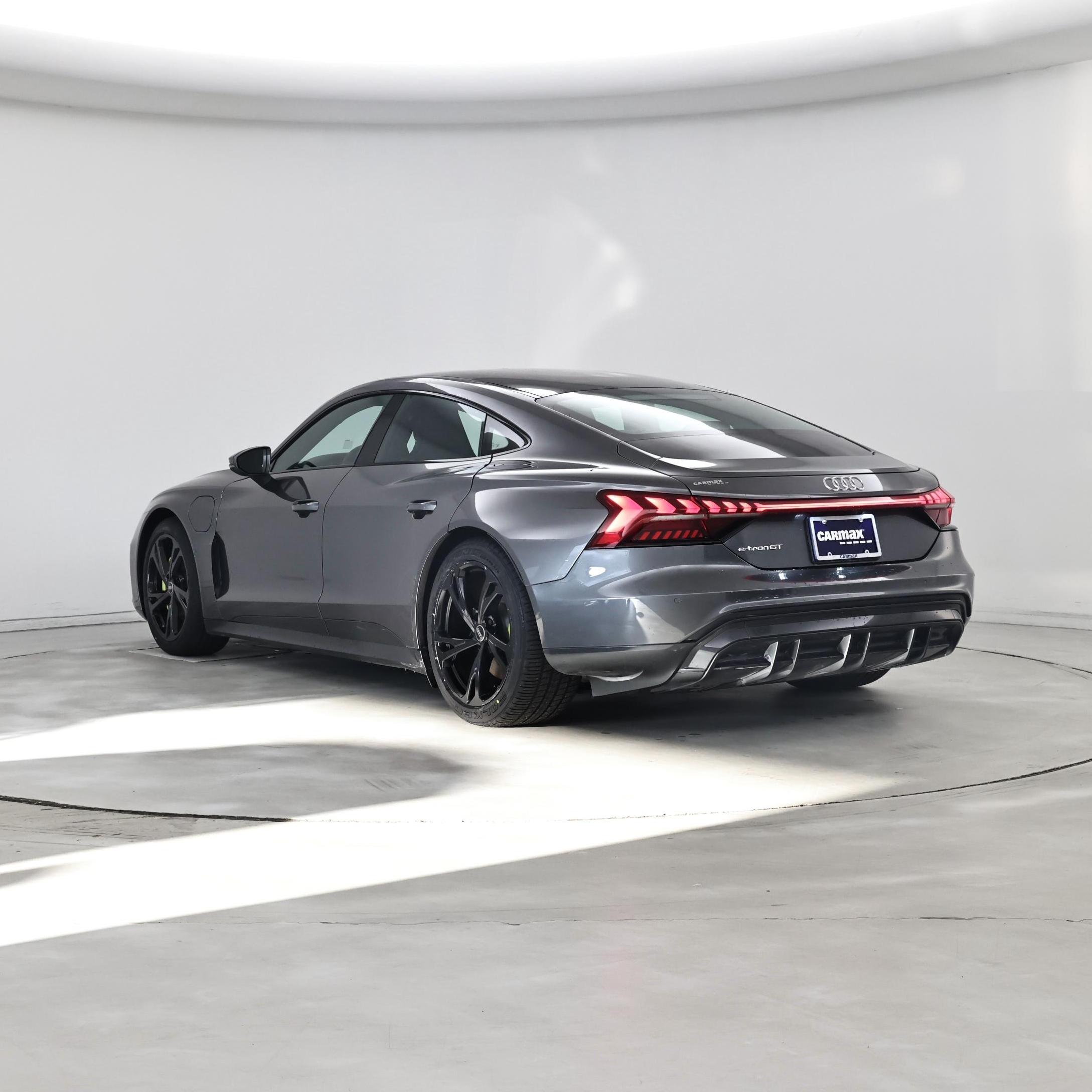 Thumbnail: 2022 Audi e-tron GT - 2