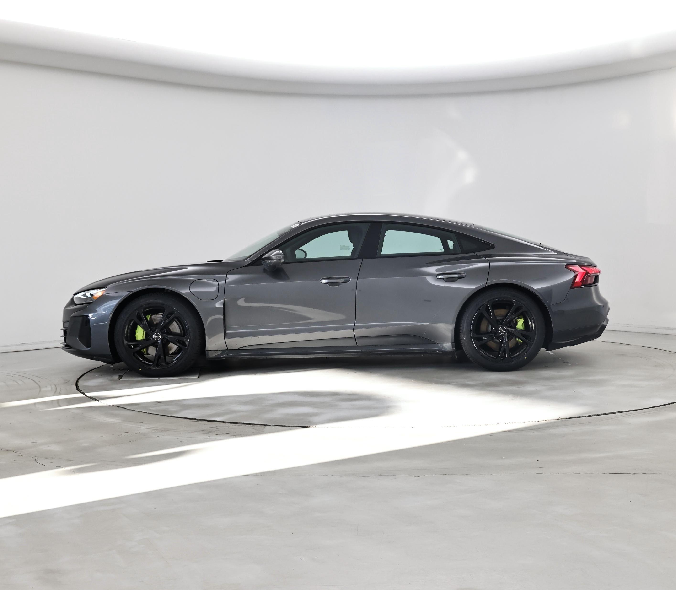 Thumbnail: 2022 Audi e-tron GT - 3