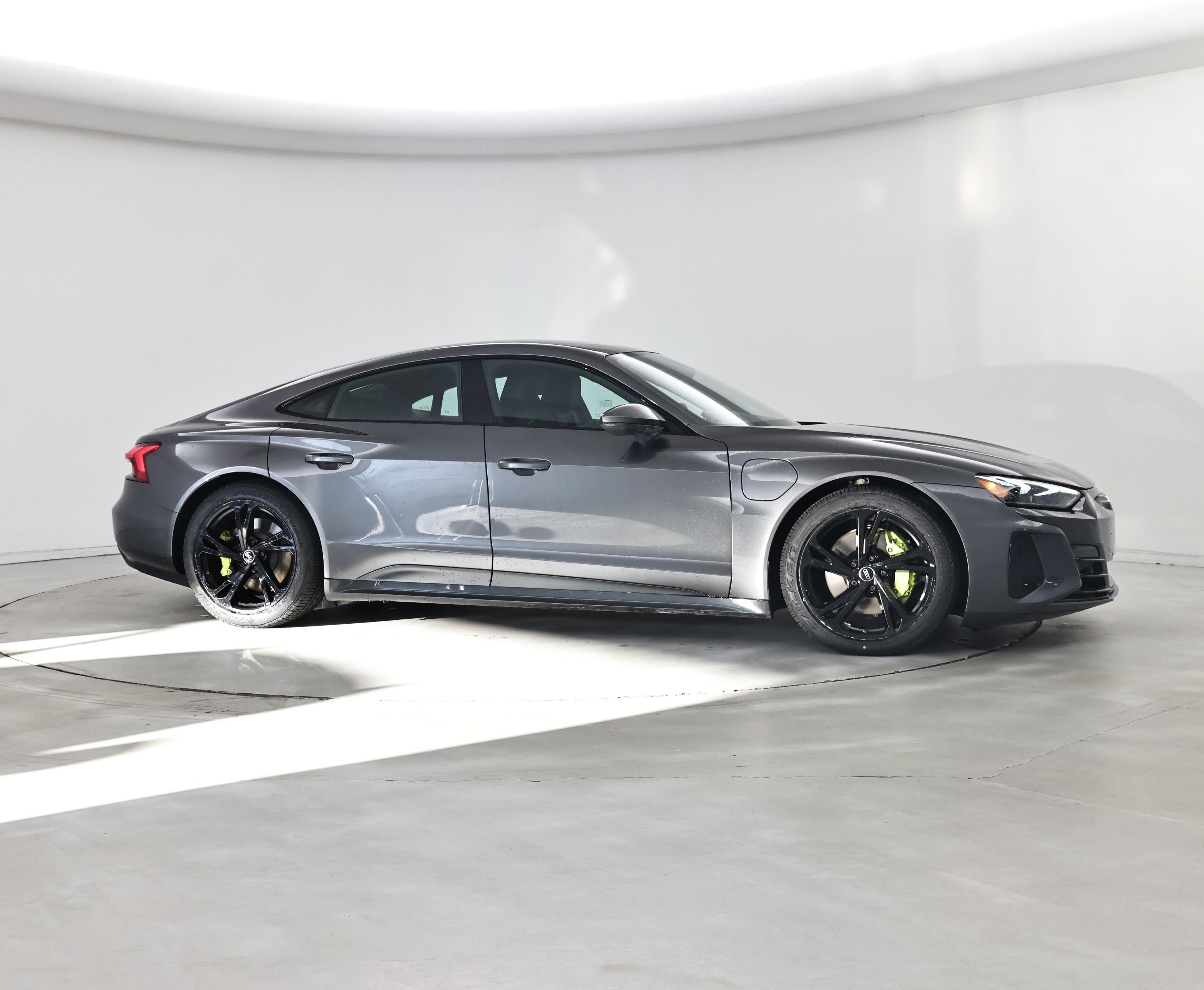 Thumbnail: 2022 Audi e-tron GT - 7