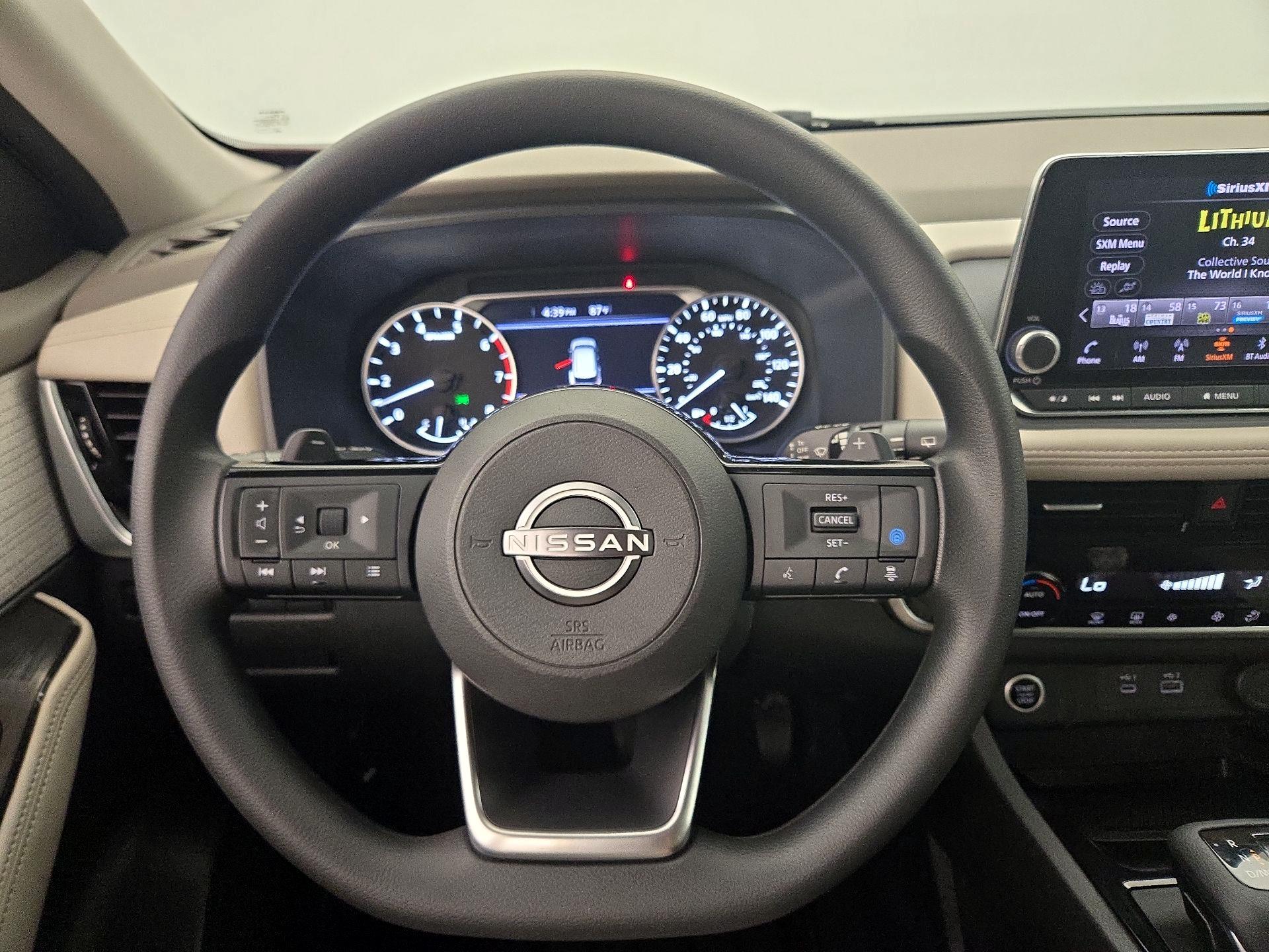 Thumbnail: 2022 Nissan Rogue - 10