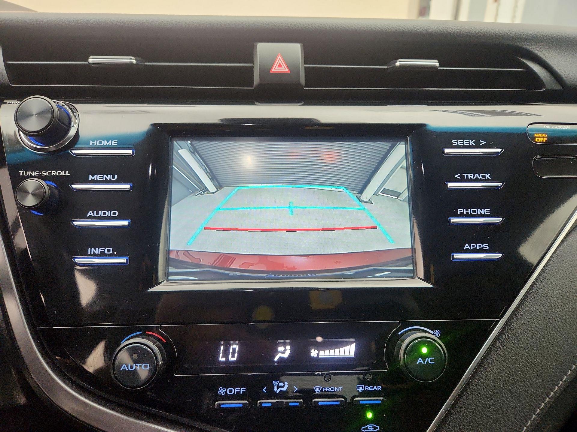 Thumbnail: 2018 Toyota Camry - 14