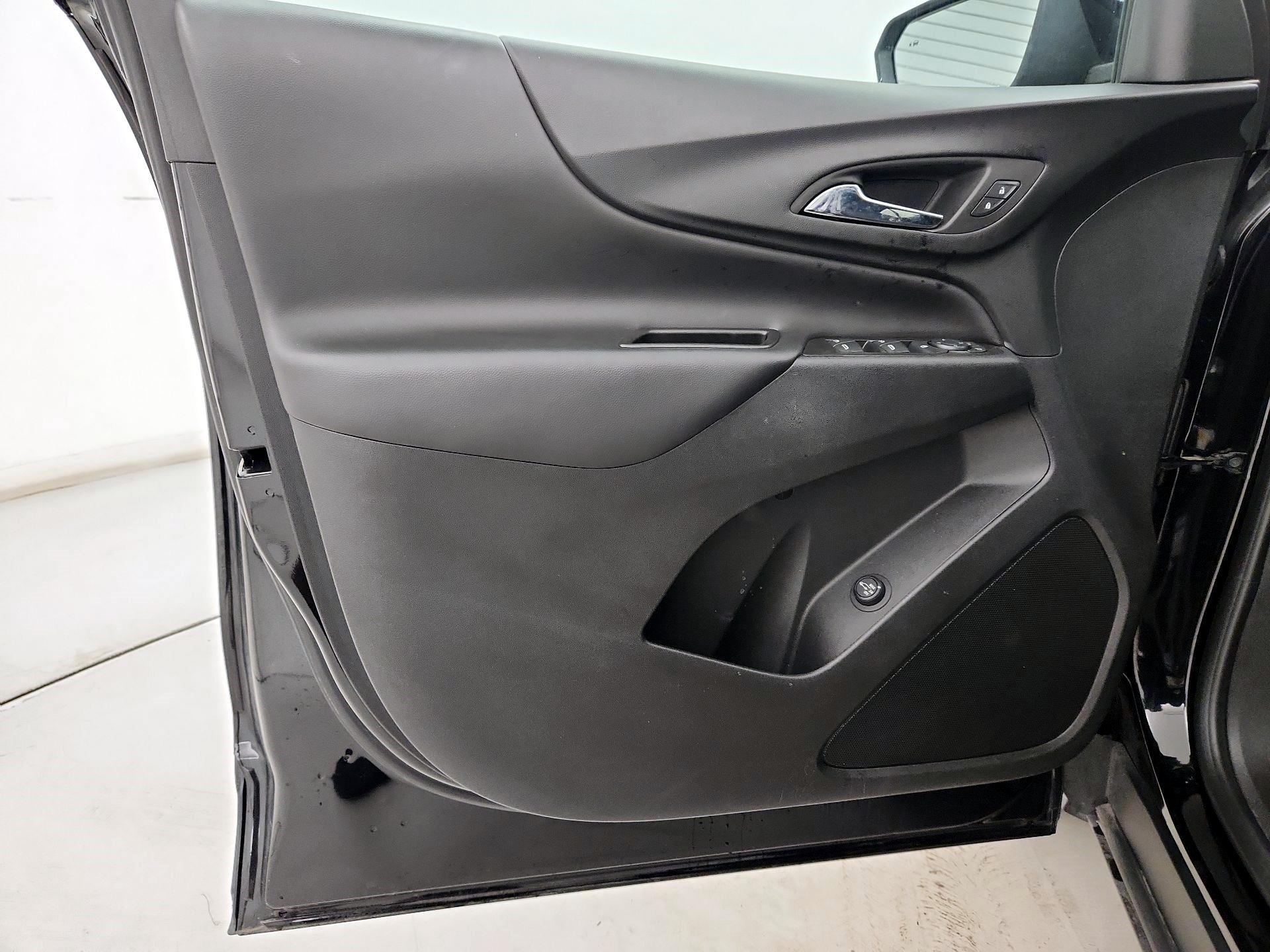 Thumbnail: 2022 Chevrolet Equinox - 12