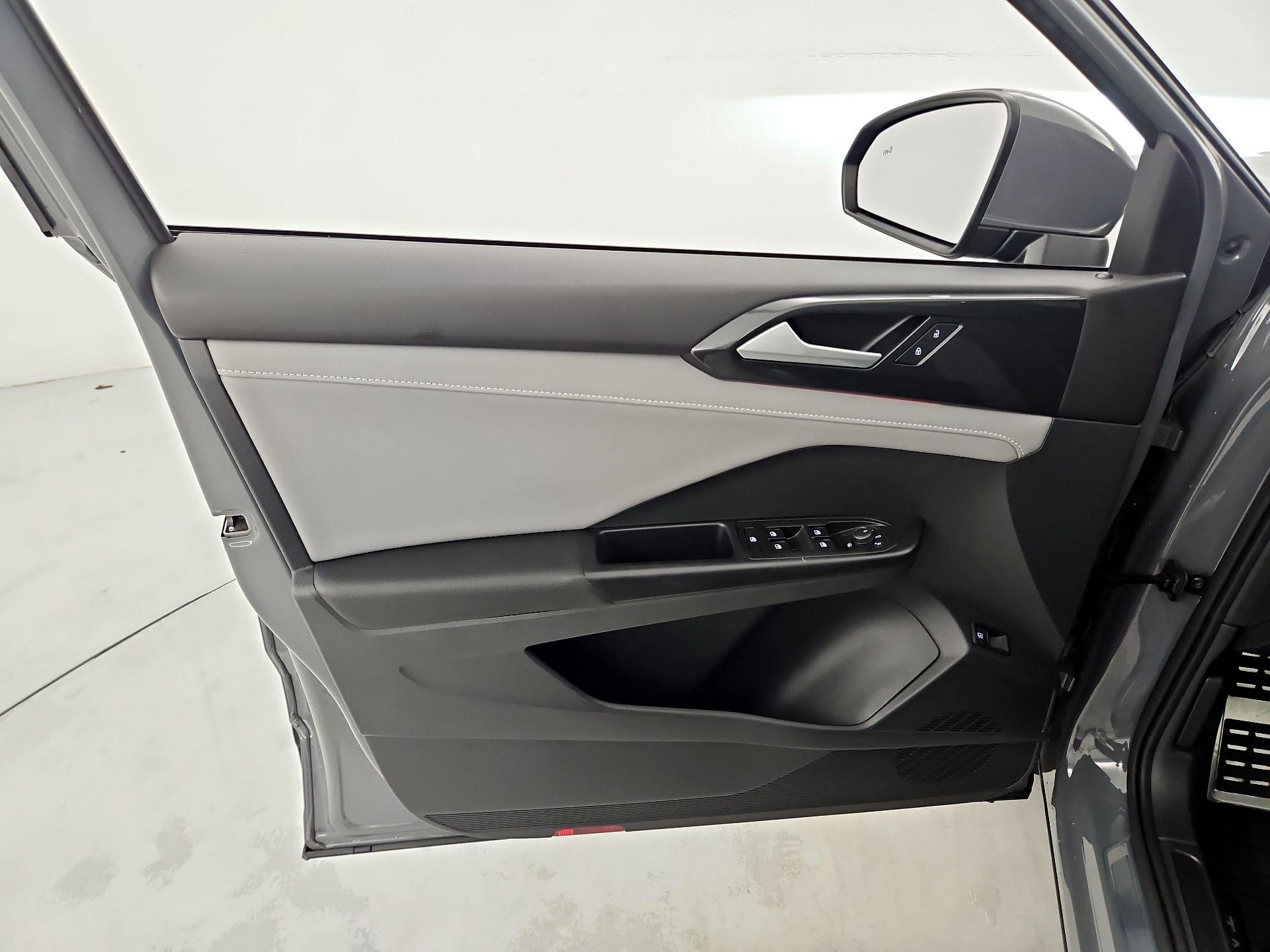 Thumbnail: 2023 Volkswagen Taos - 12