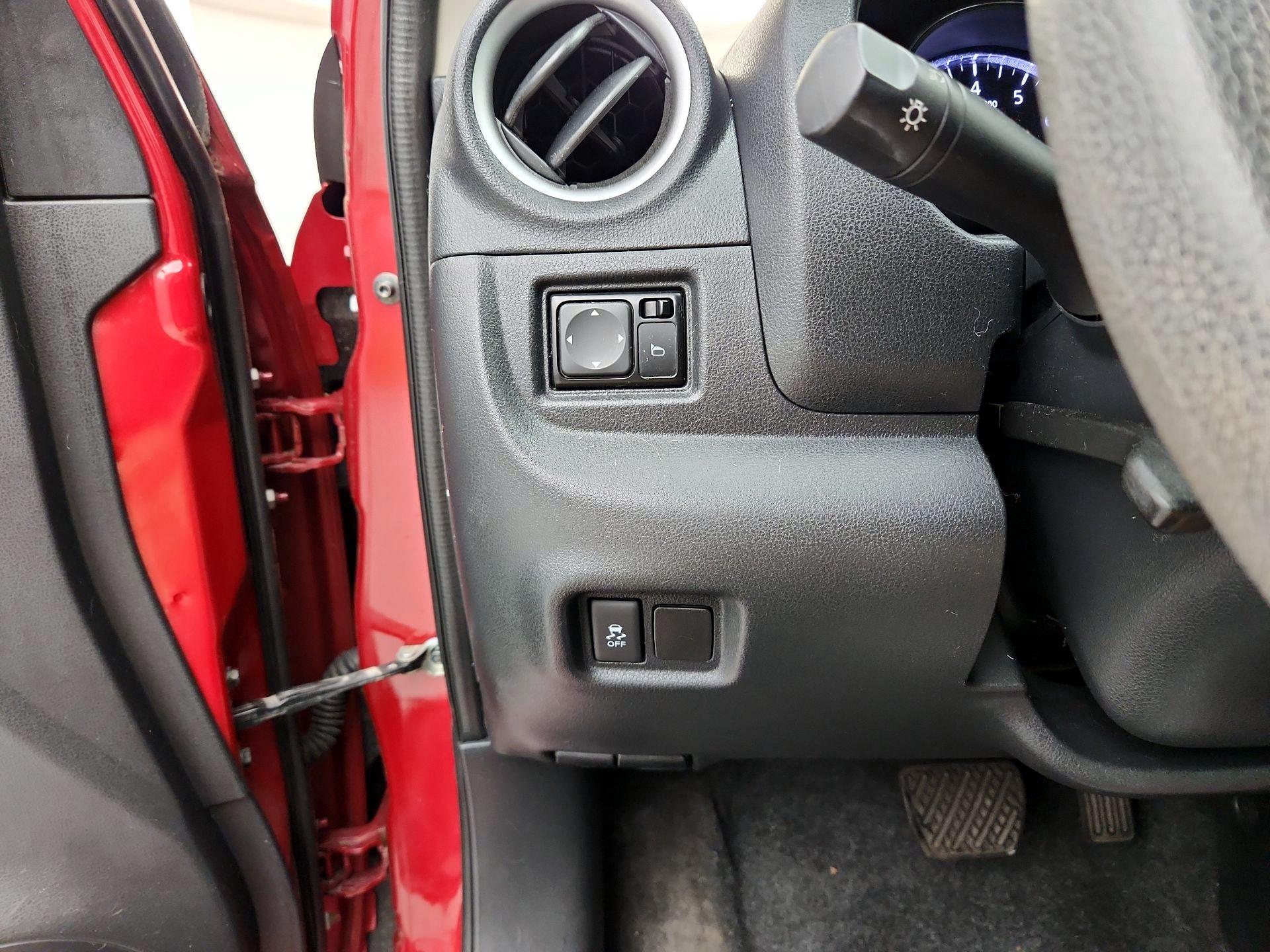 Thumbnail: 2015 Nissan Versa - 13