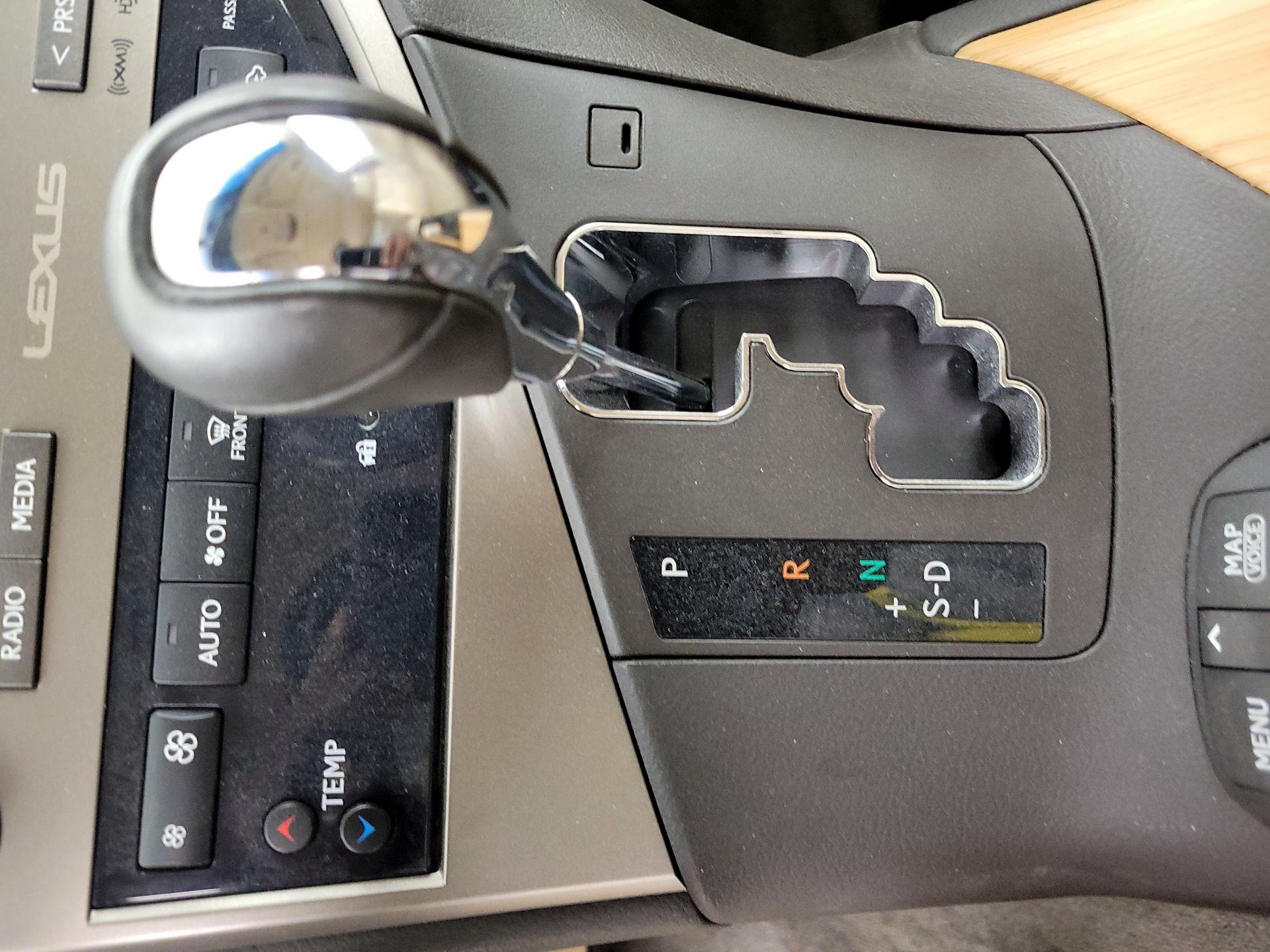 Thumbnail: 2015 Lexus RX - 17