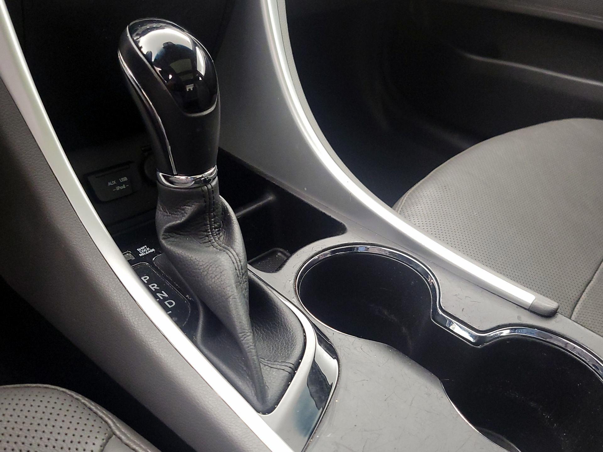 Thumbnail: 2015 Hyundai Sonata - 18