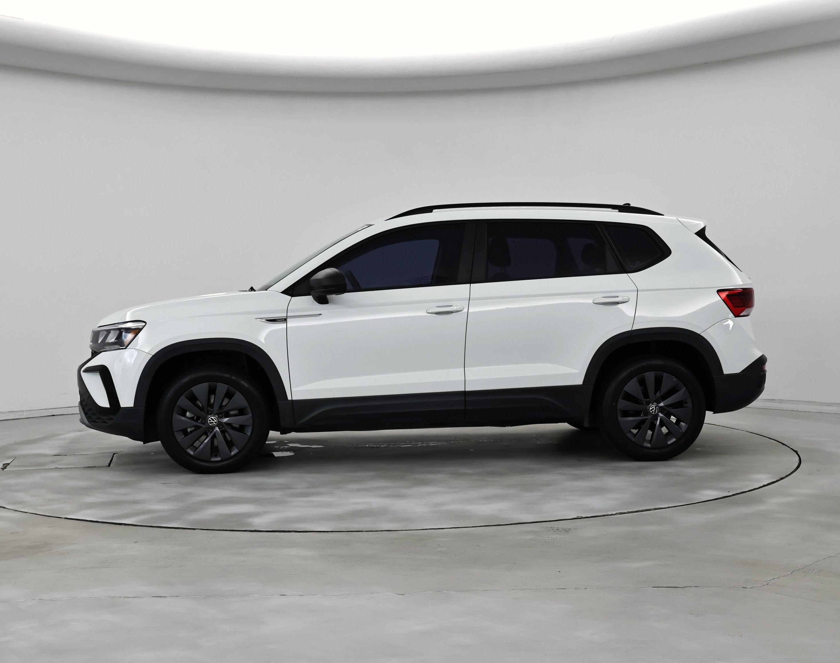 Thumbnail: 2022 Volkswagen Taos - 3