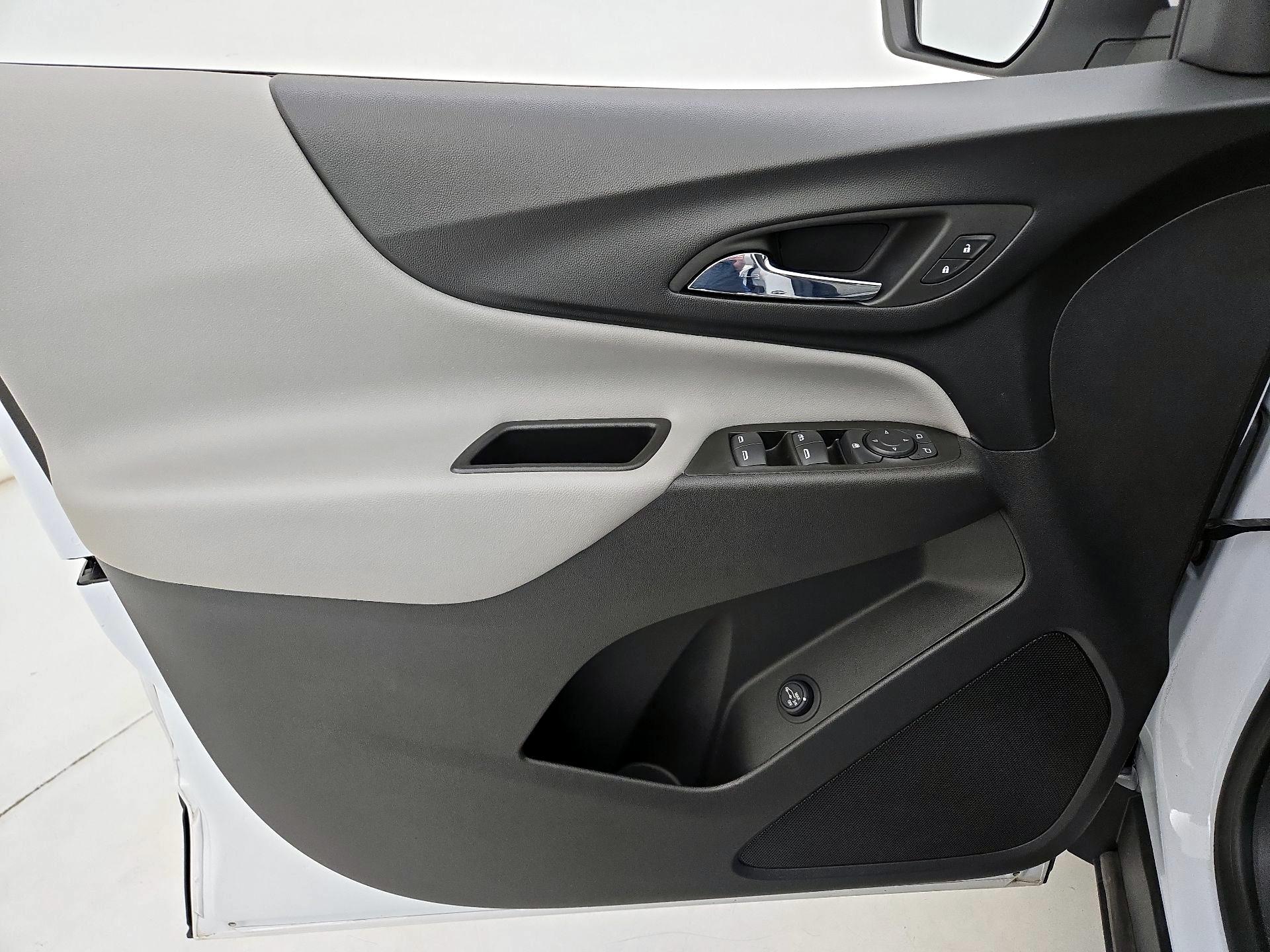 Thumbnail: 2022 Chevrolet Equinox - 12