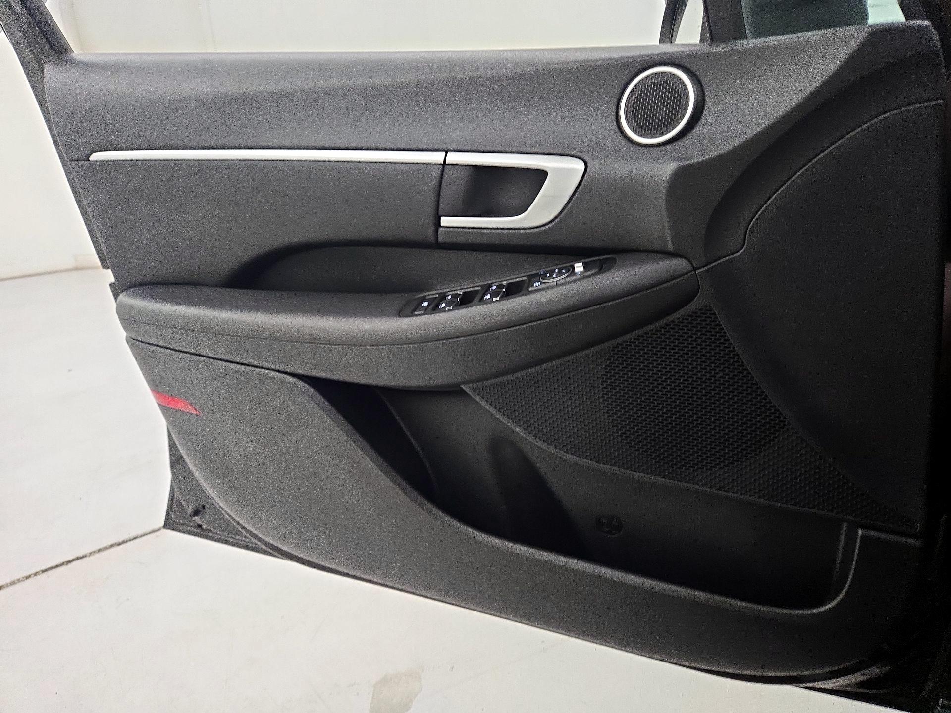 Thumbnail: 2022 Hyundai Sonata - 12