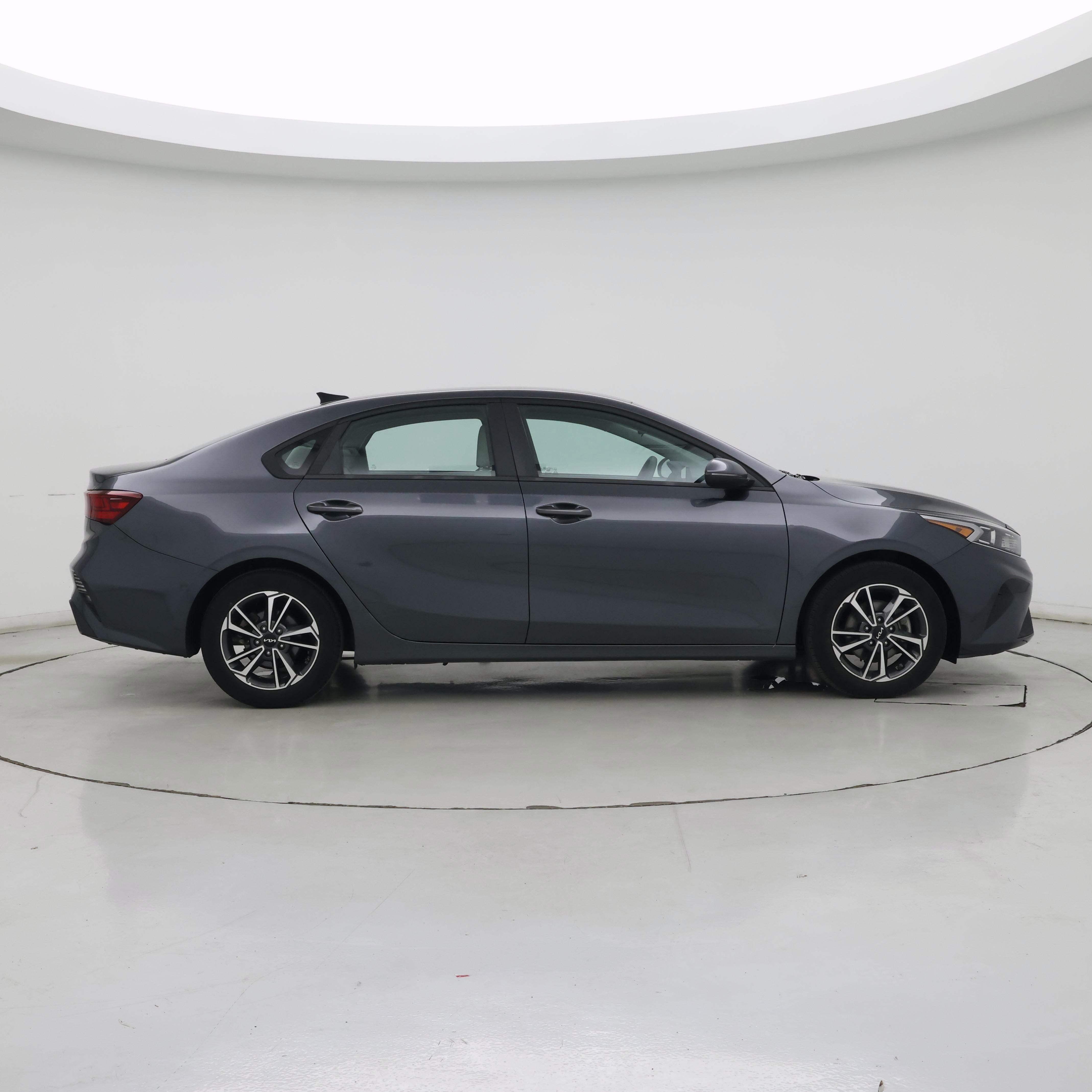 Thumbnail: 2022 Kia Forte - 7