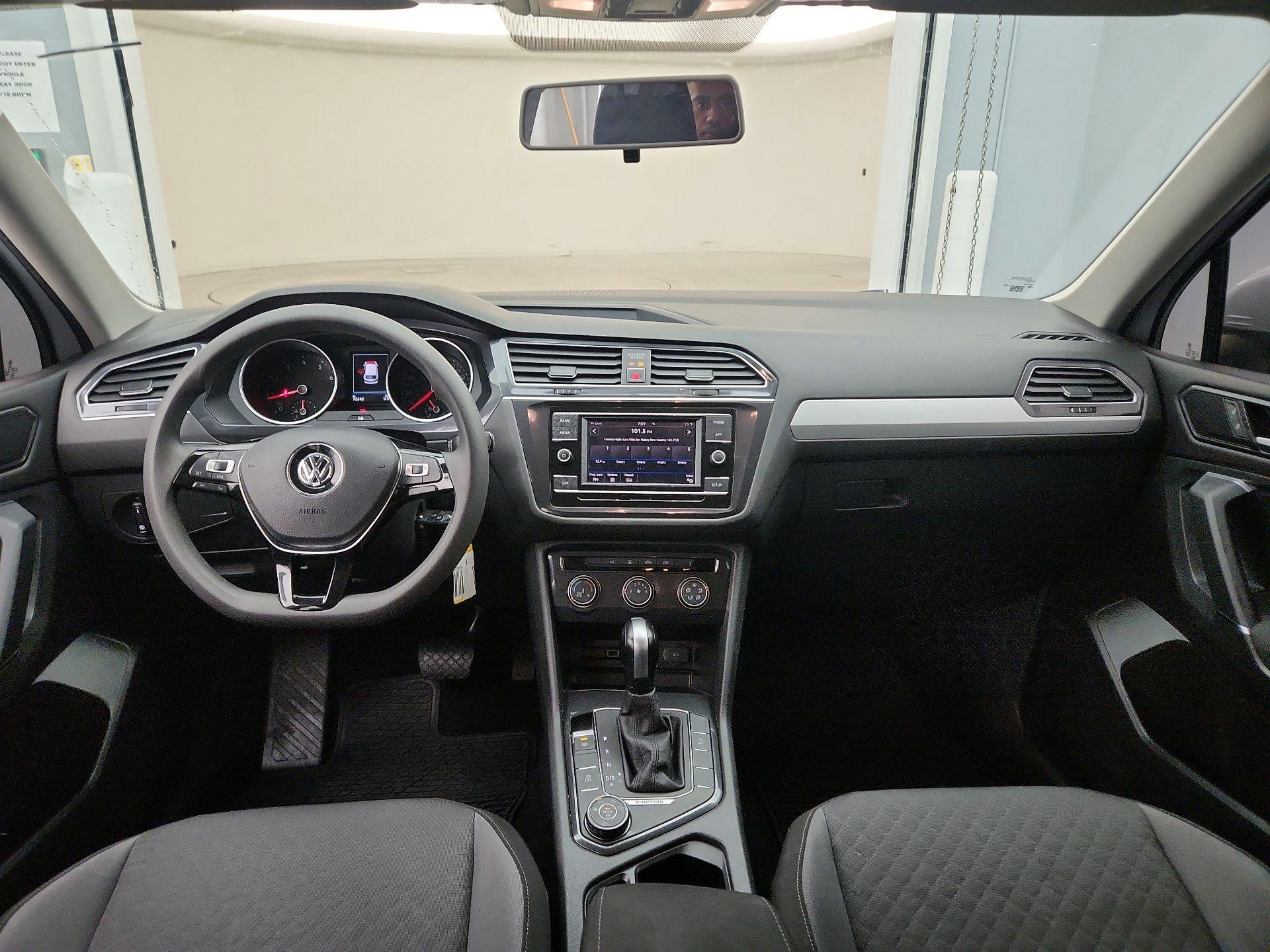Thumbnail: 2018 Volkswagen Tiguan - 9
