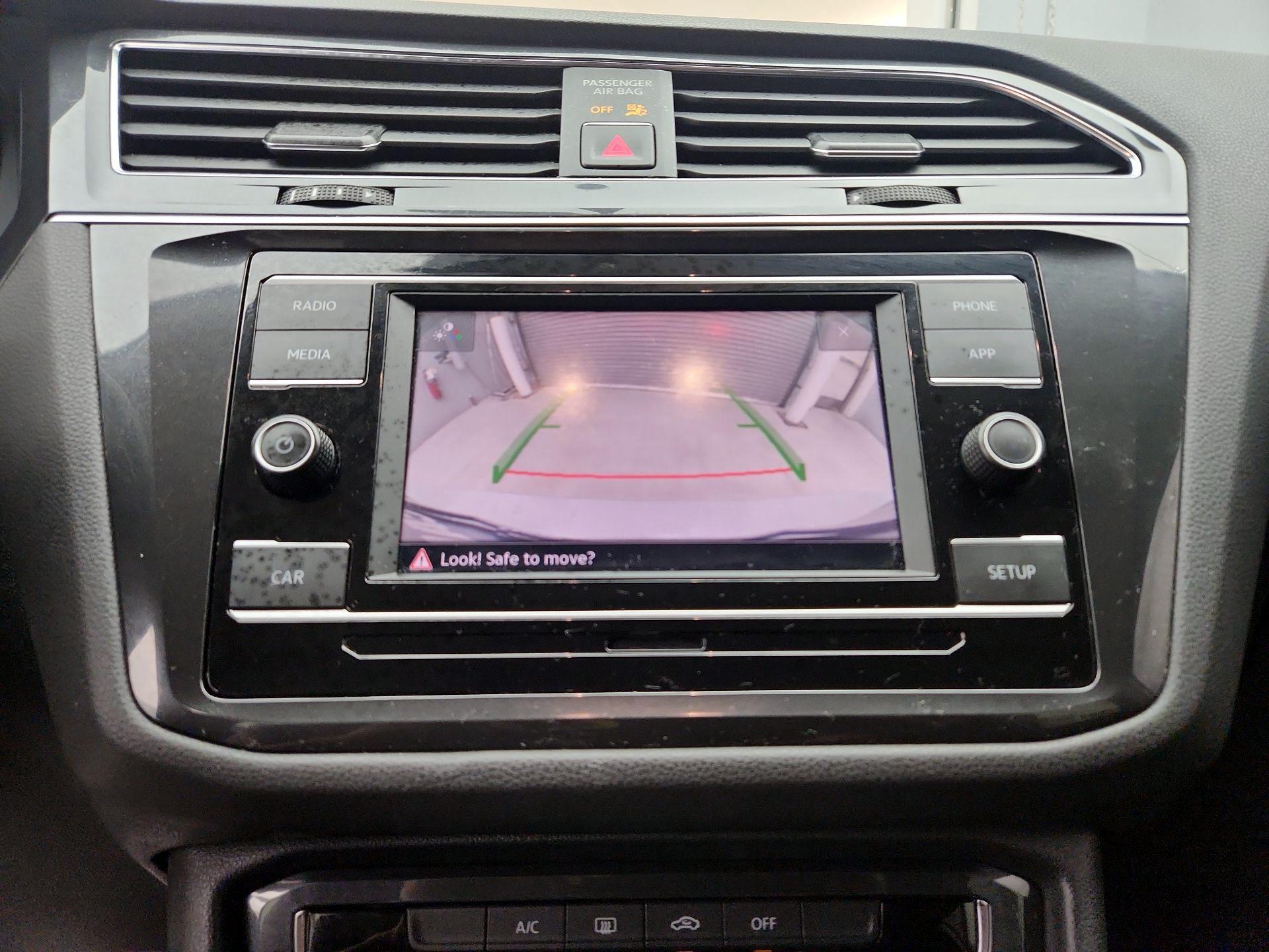 Thumbnail: 2018 Volkswagen Tiguan - 14