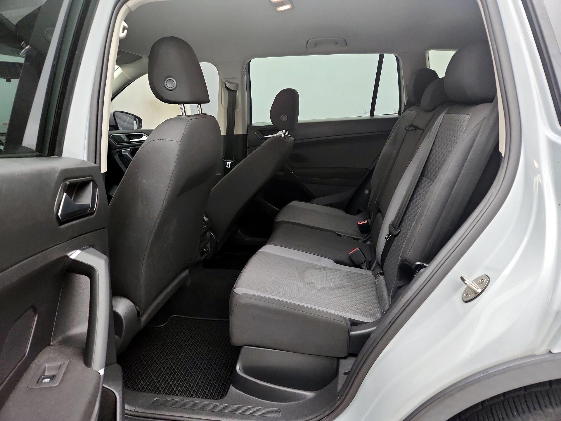 Thumbnail: 2018 Volkswagen Tiguan - 19