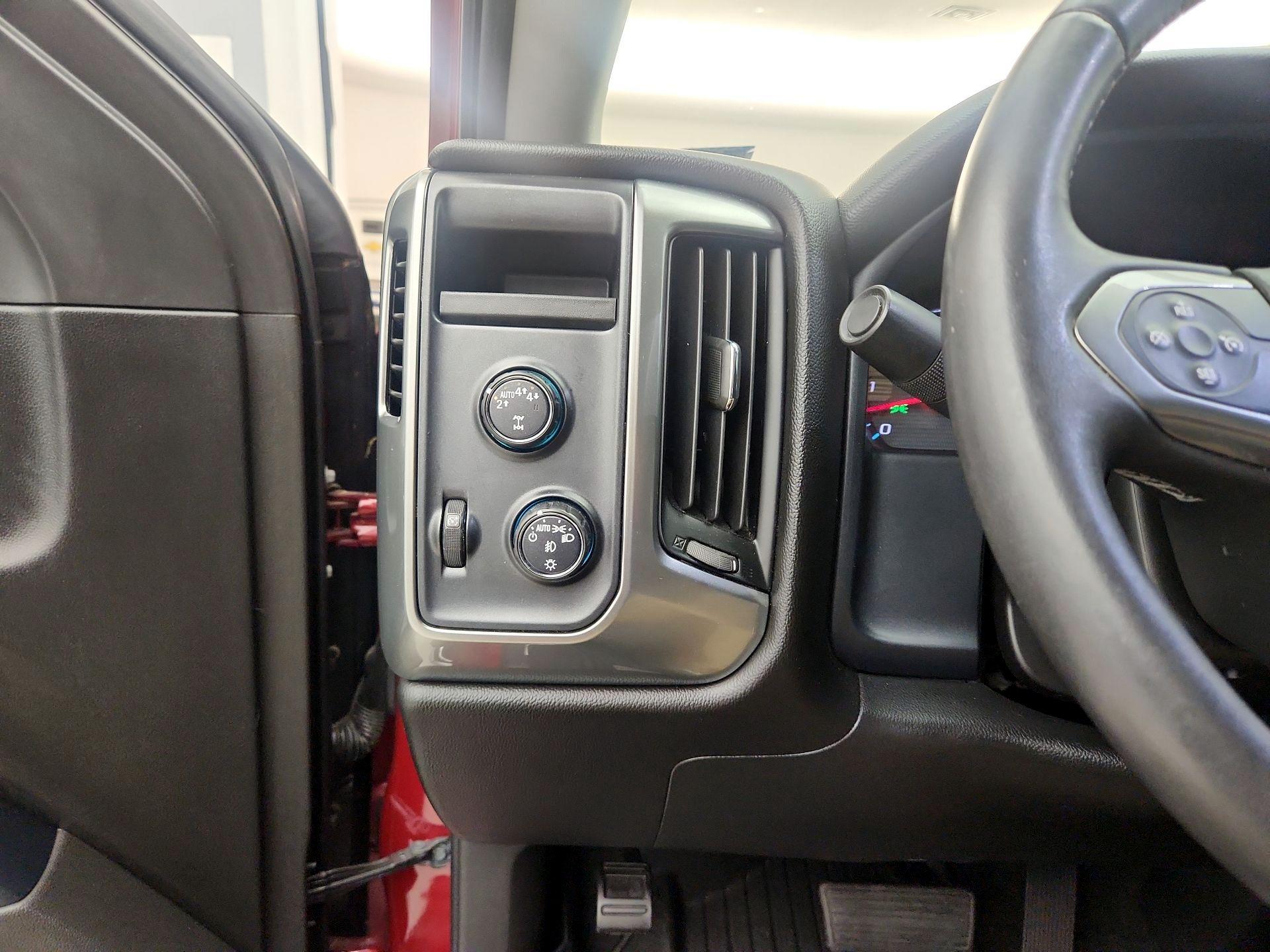 Thumbnail: 2018 Chevrolet Silverado 1500 - 13