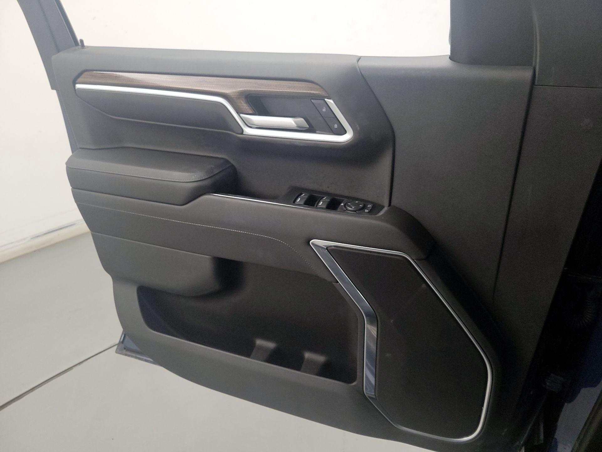 Thumbnail: 2022 Chevrolet Silverado 1500 - 12