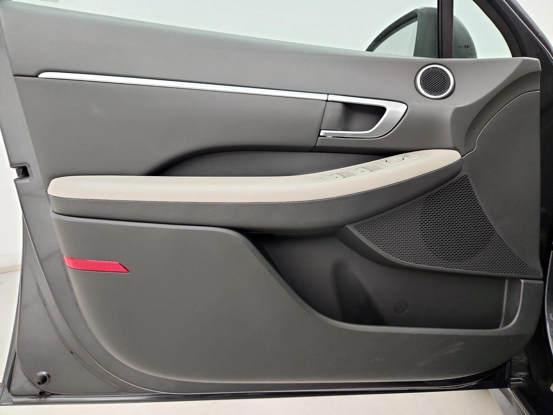 Thumbnail: 2022 Hyundai Sonata - 12
