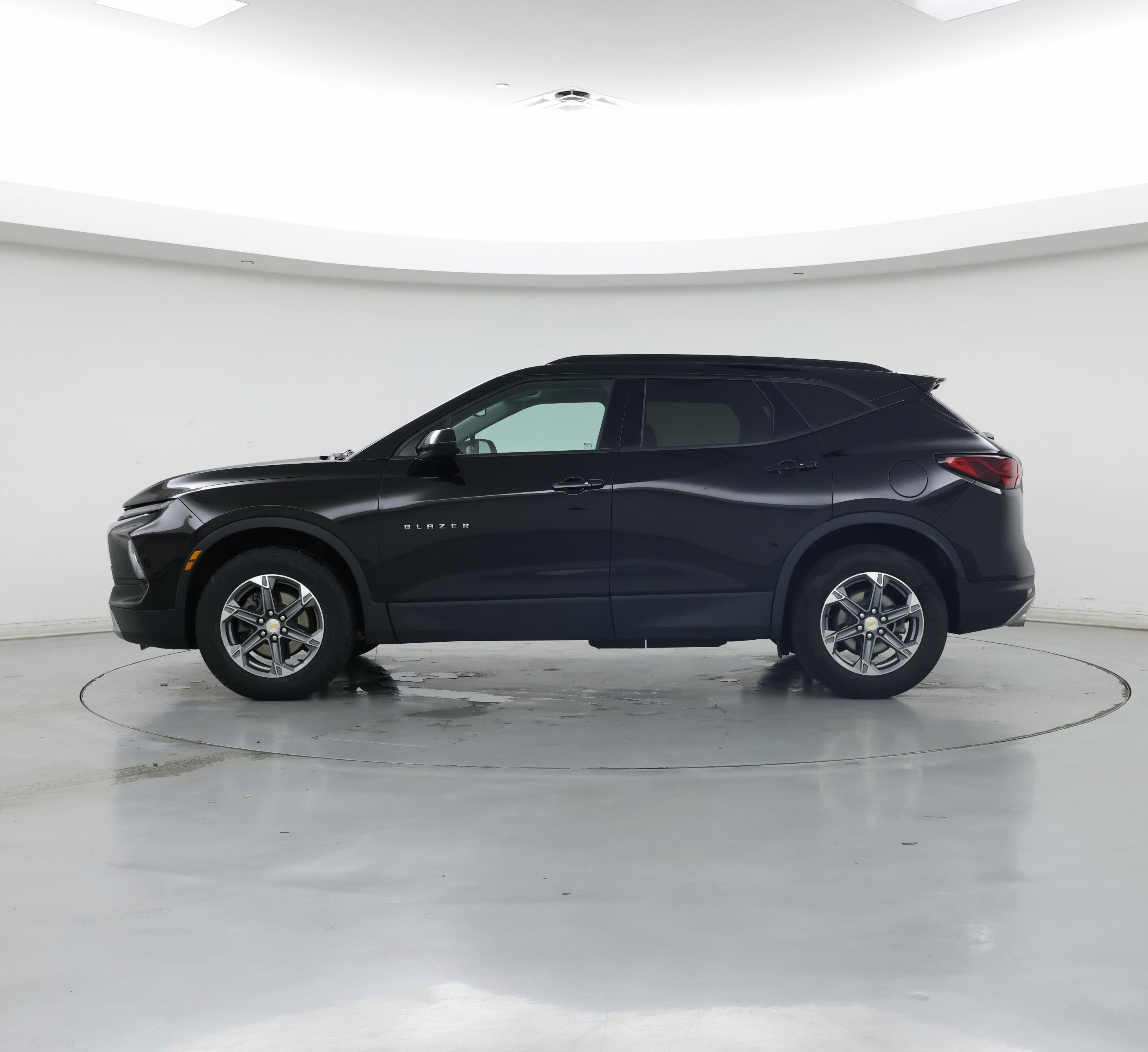 Thumbnail: 2023 Chevrolet Blazer - 3