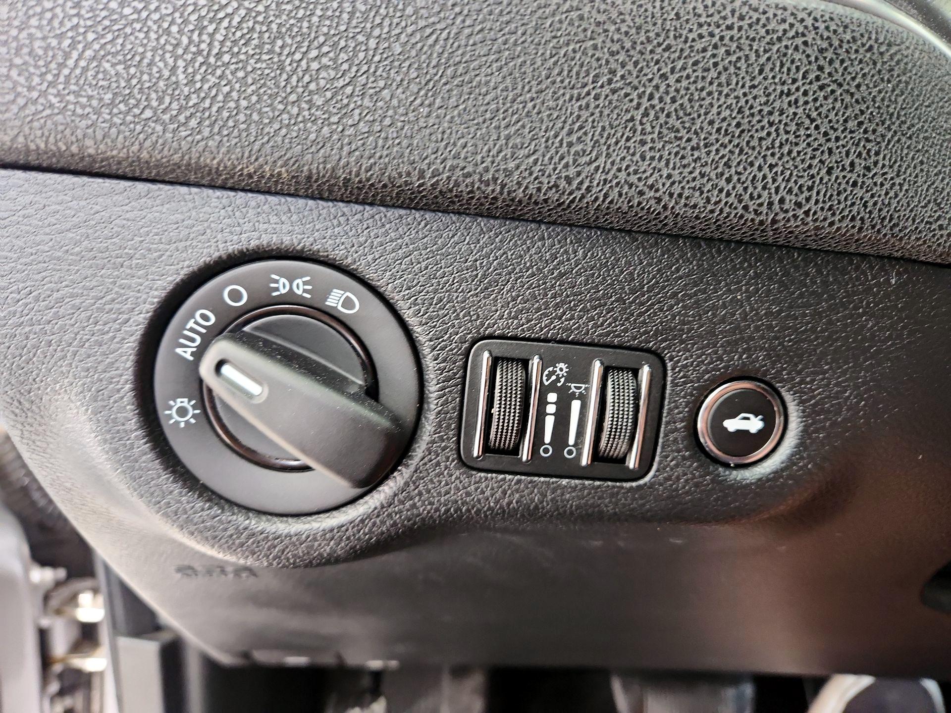 Thumbnail: 2014 Dodge Charger - 13