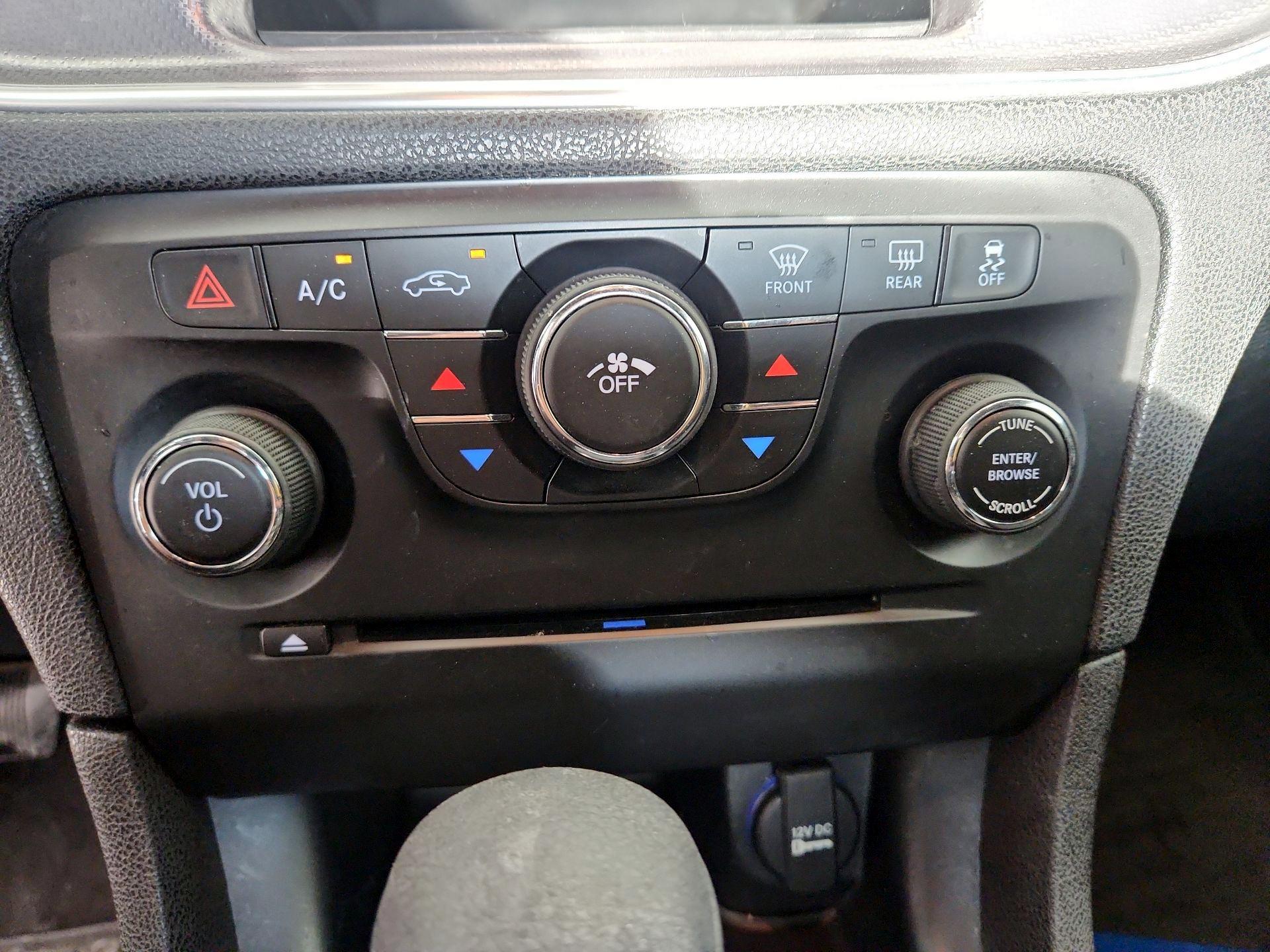 Thumbnail: 2014 Dodge Charger - 15