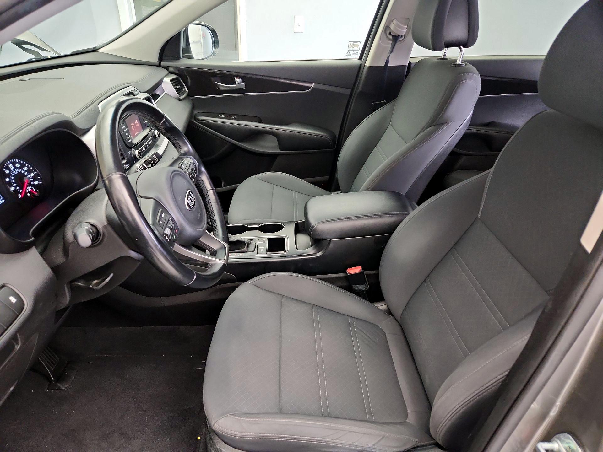 Thumbnail: 2016 Kia Sorento - 11