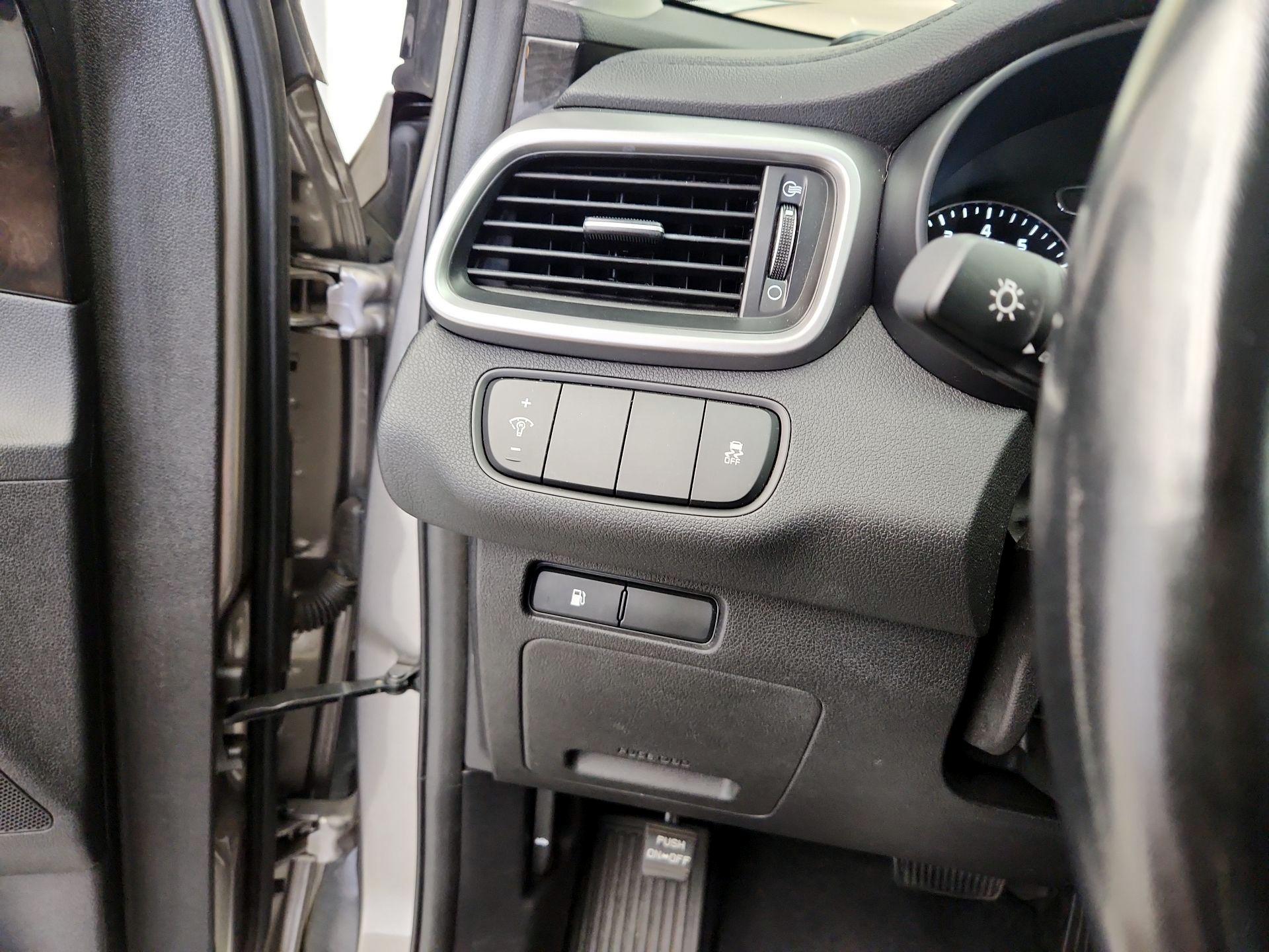 Thumbnail: 2016 Kia Sorento - 13