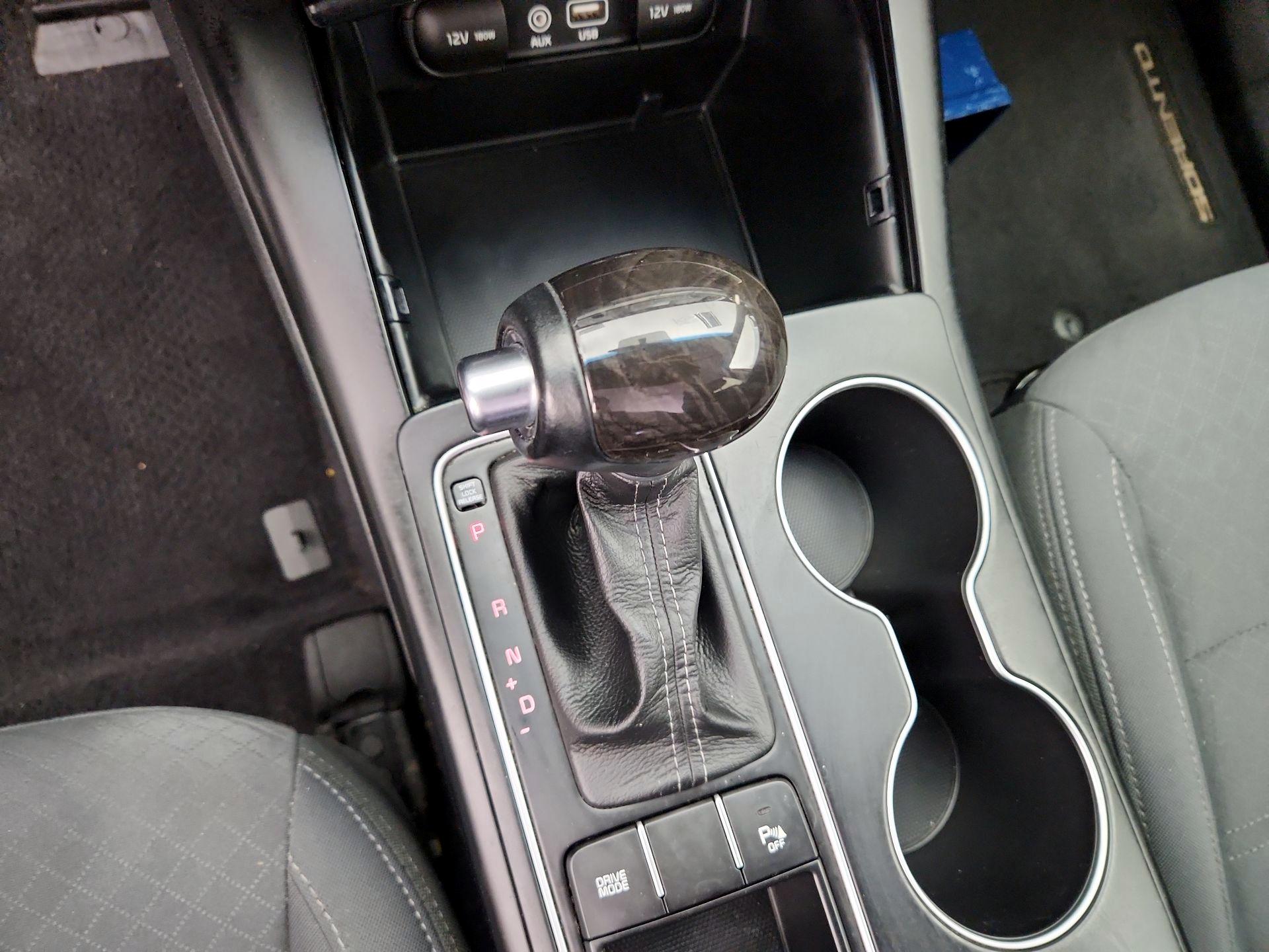 Thumbnail: 2016 Kia Sorento - 17