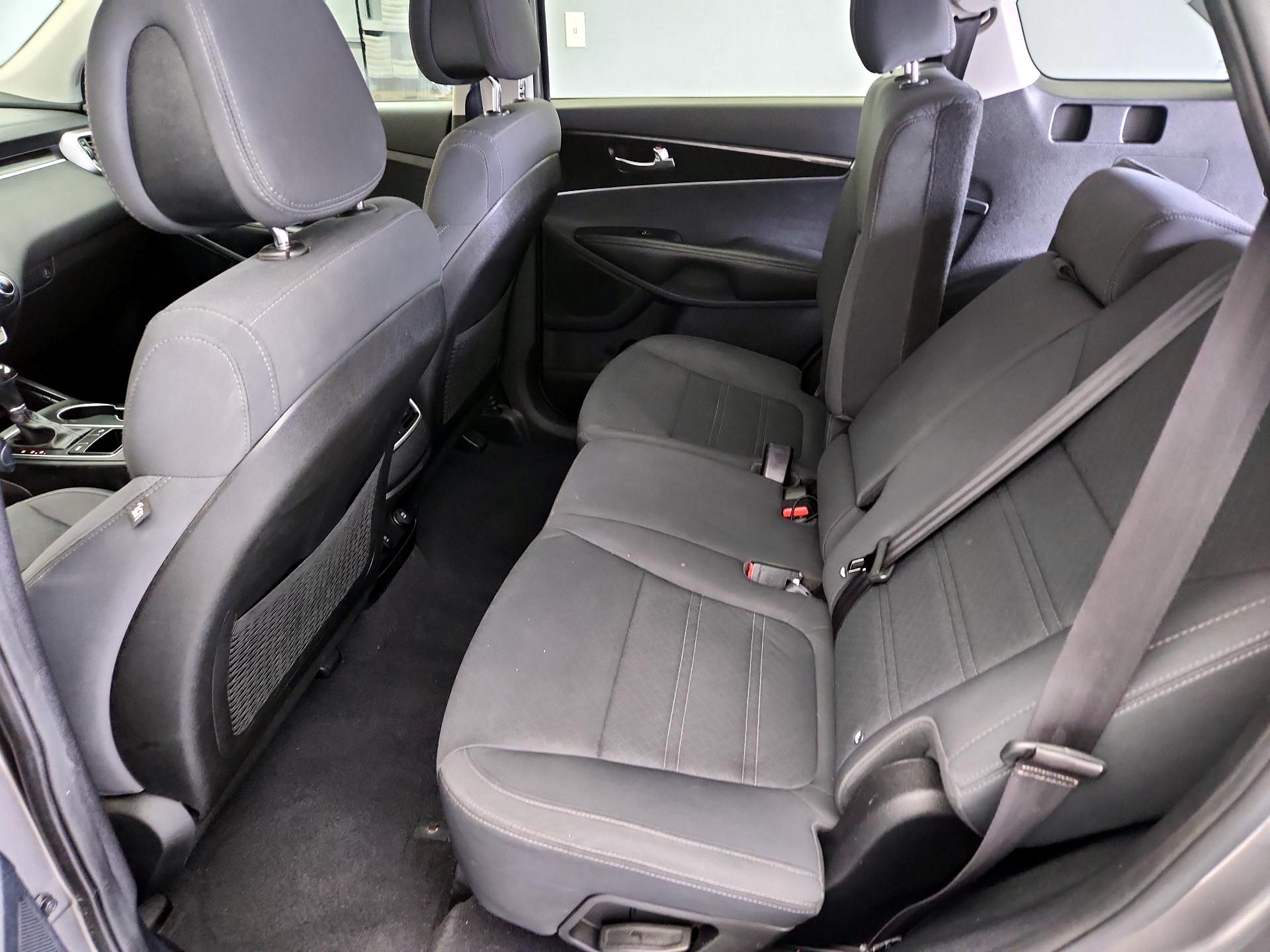 Thumbnail: 2016 Kia Sorento - 19