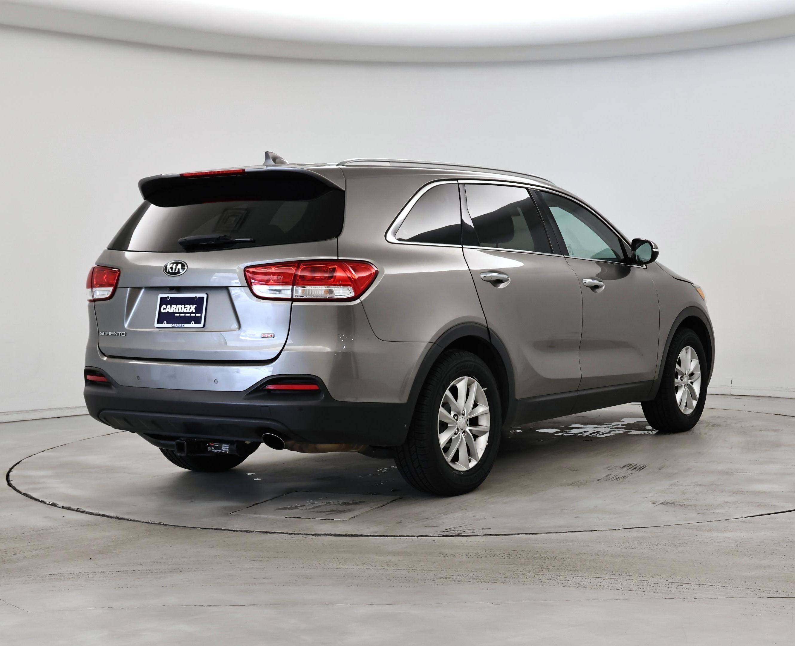 Thumbnail: 2016 Kia Sorento - 8