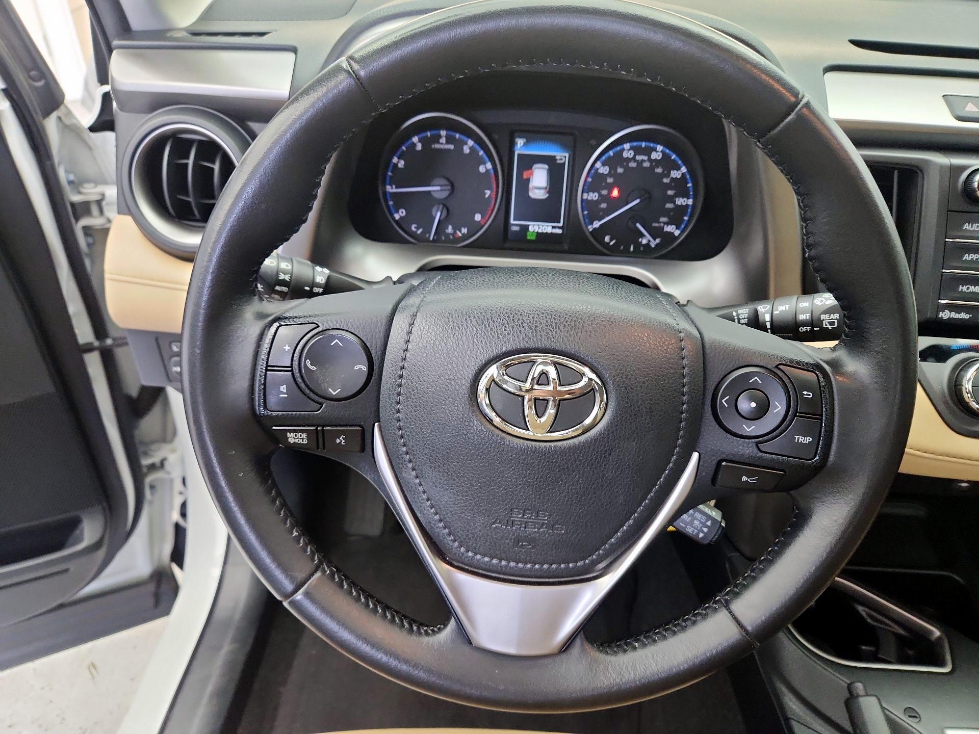 Thumbnail: 2017 Toyota RAV4 - 10