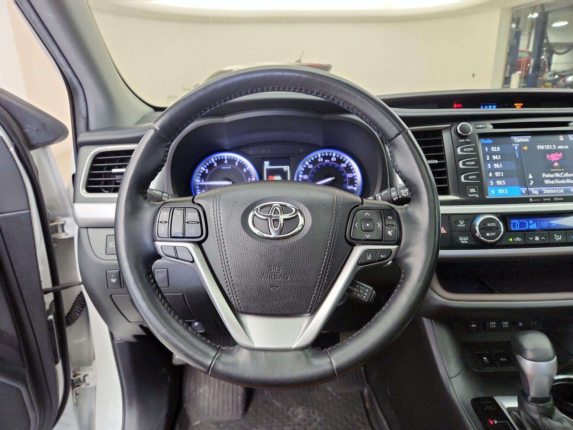 Thumbnail: 2019 Toyota Highlander - 10