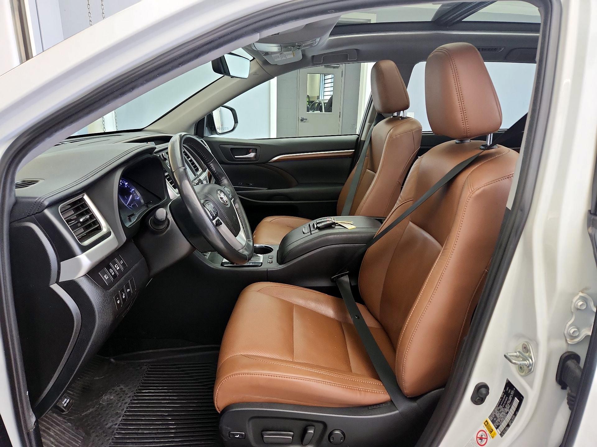 Thumbnail: 2019 Toyota Highlander - 11